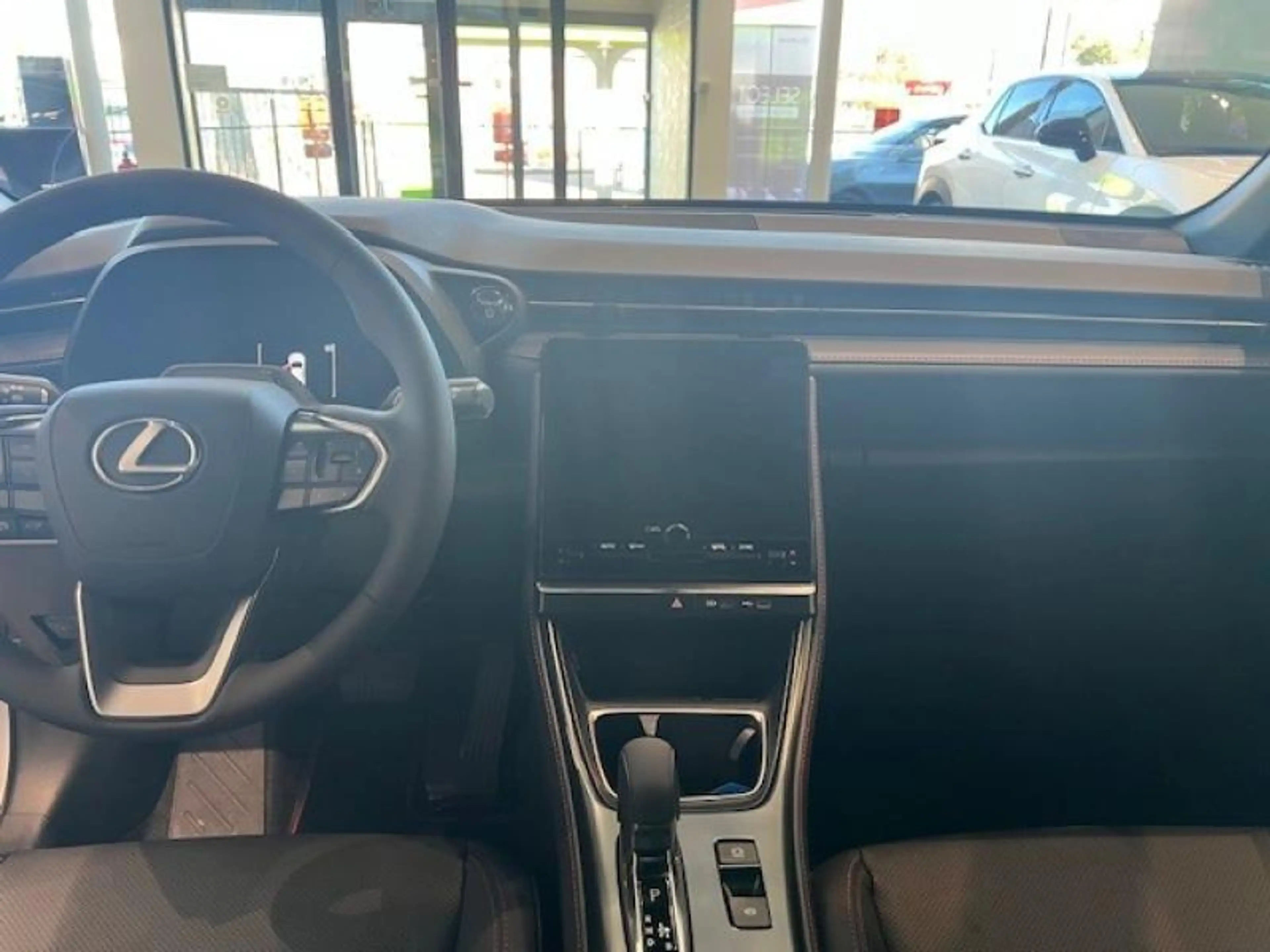 Lexus LBX Emotion — photo 7