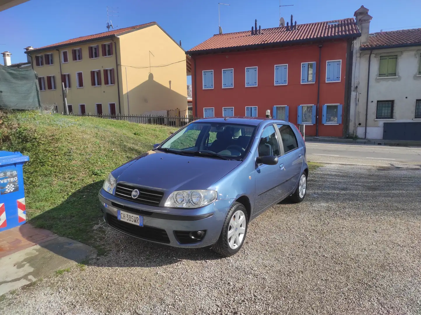 Fiat Punto 5p 1.4 16v Emotion - 1