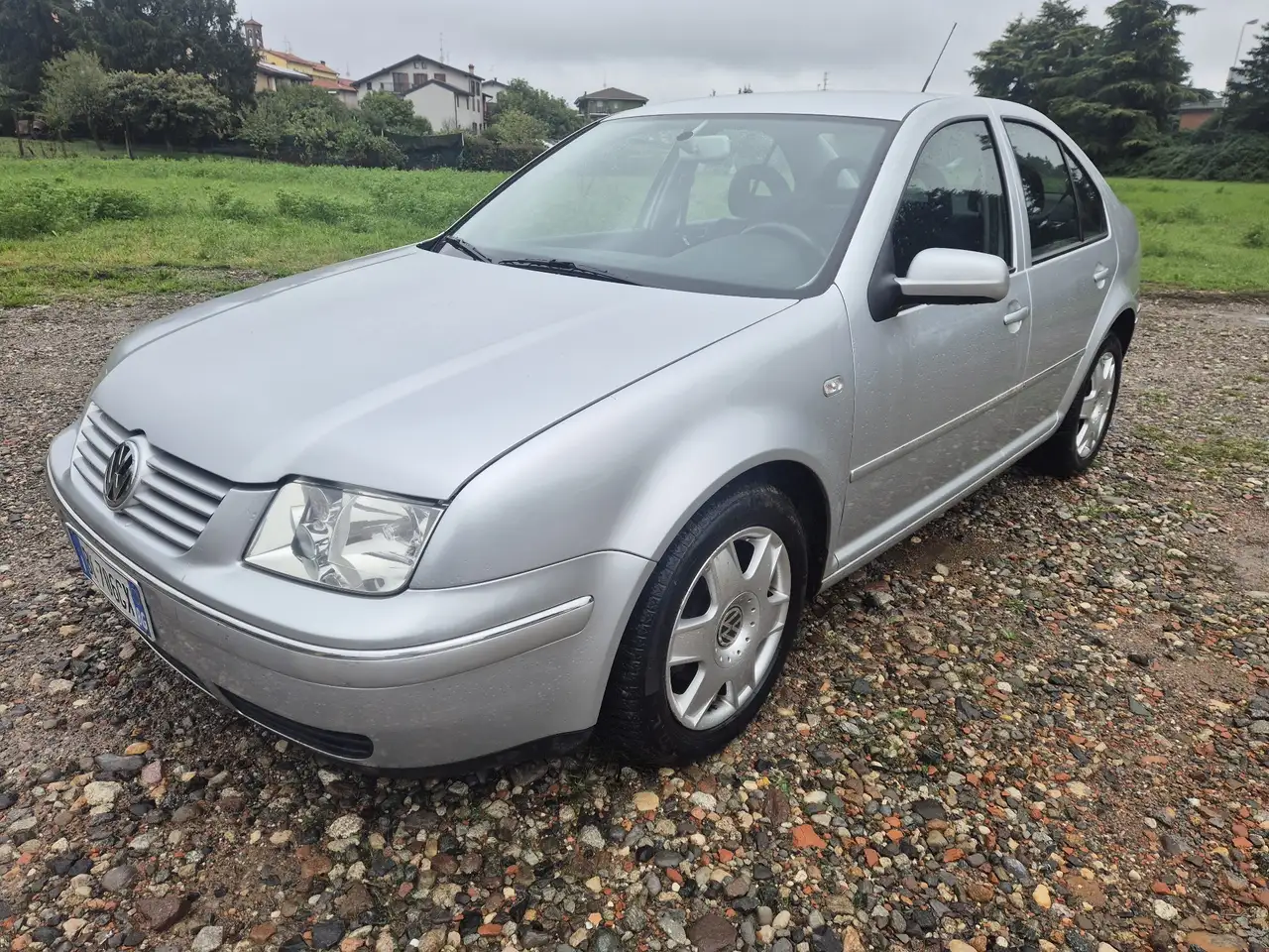 Volkswagen Bora 1.6 Highline 105cv Benzina Ottimo Stato — photo 1 of 8
