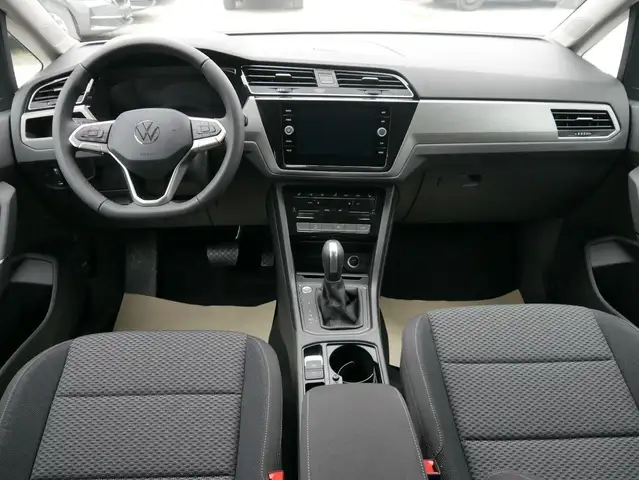 Volkswagen Touran view 12