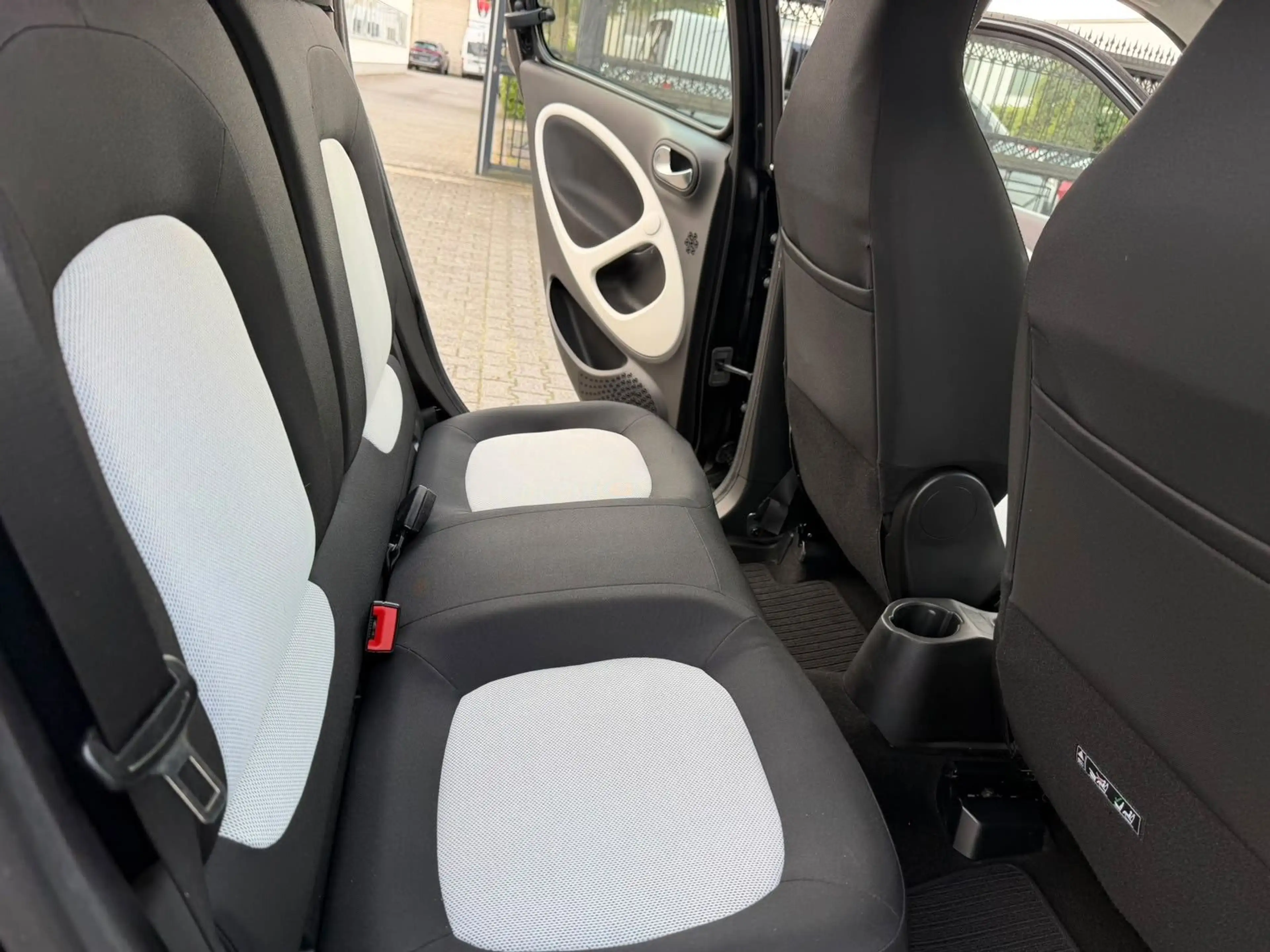 smart forFour forfour Basis 52 kW — photo 13
