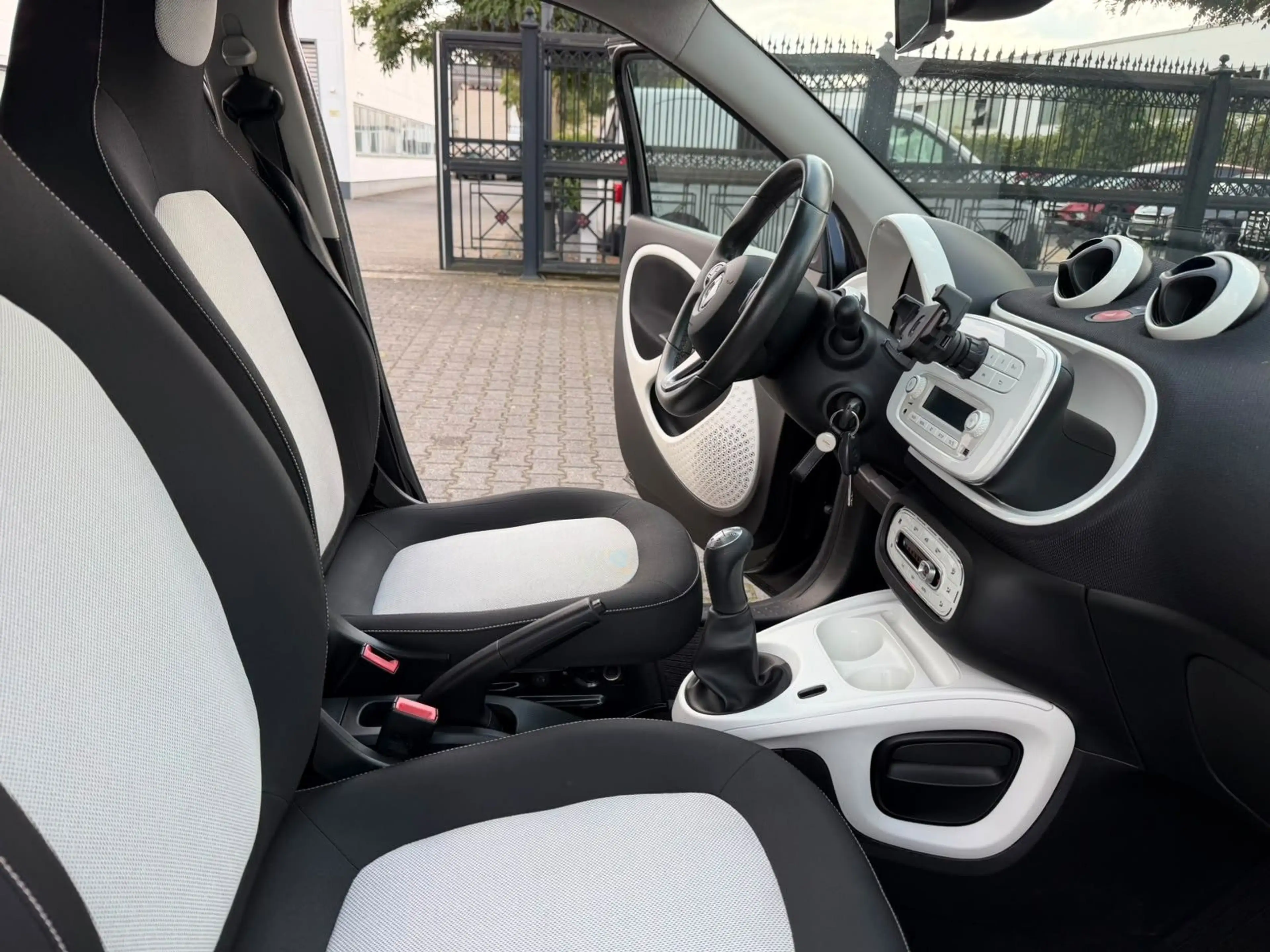 smart forFour forfour Basis 52 kW — photo 11