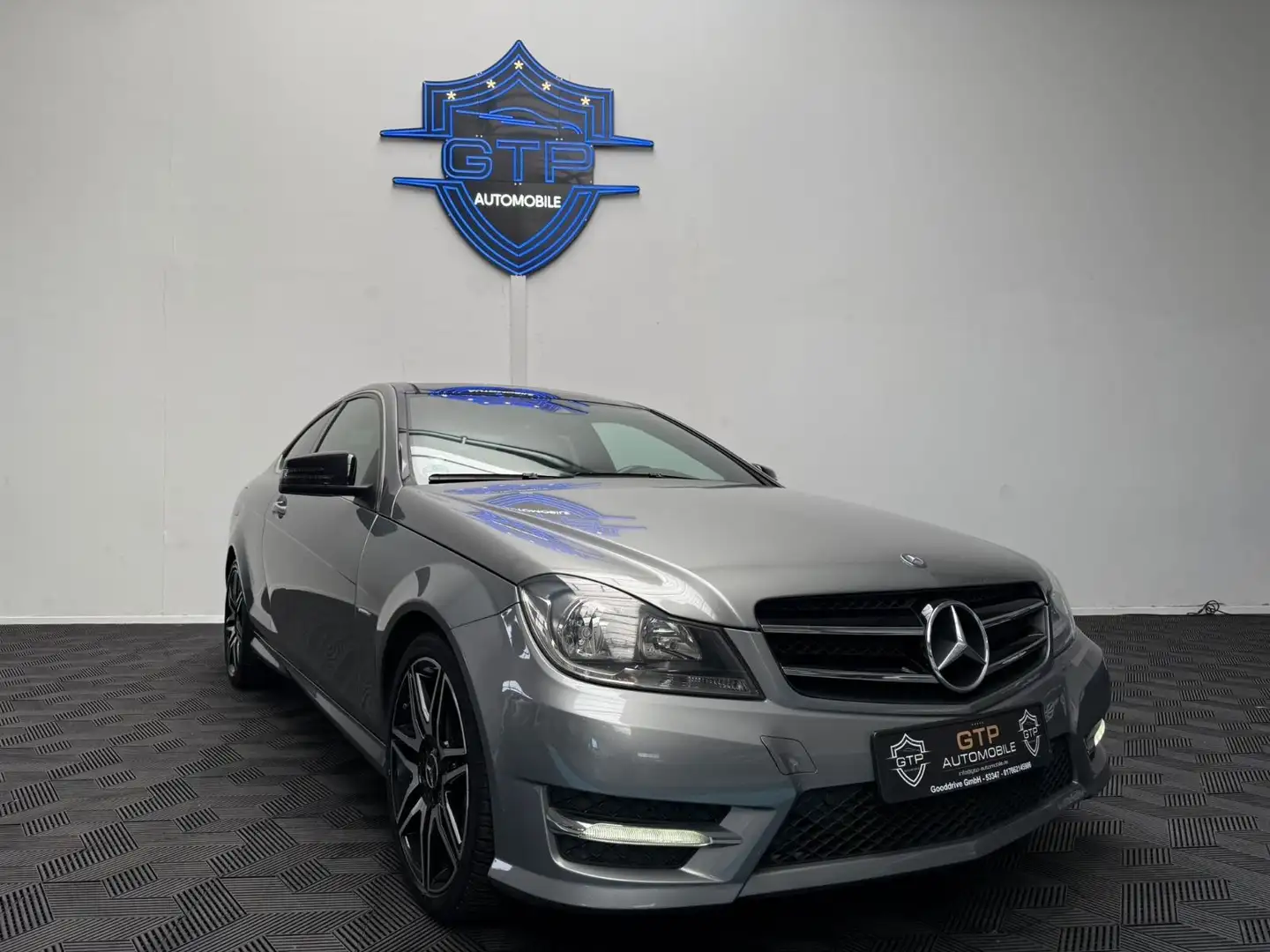 Mercedes-Benz C 250 Coupe CGI  *AMG*Pano*Memory*H&K* Silber - 2