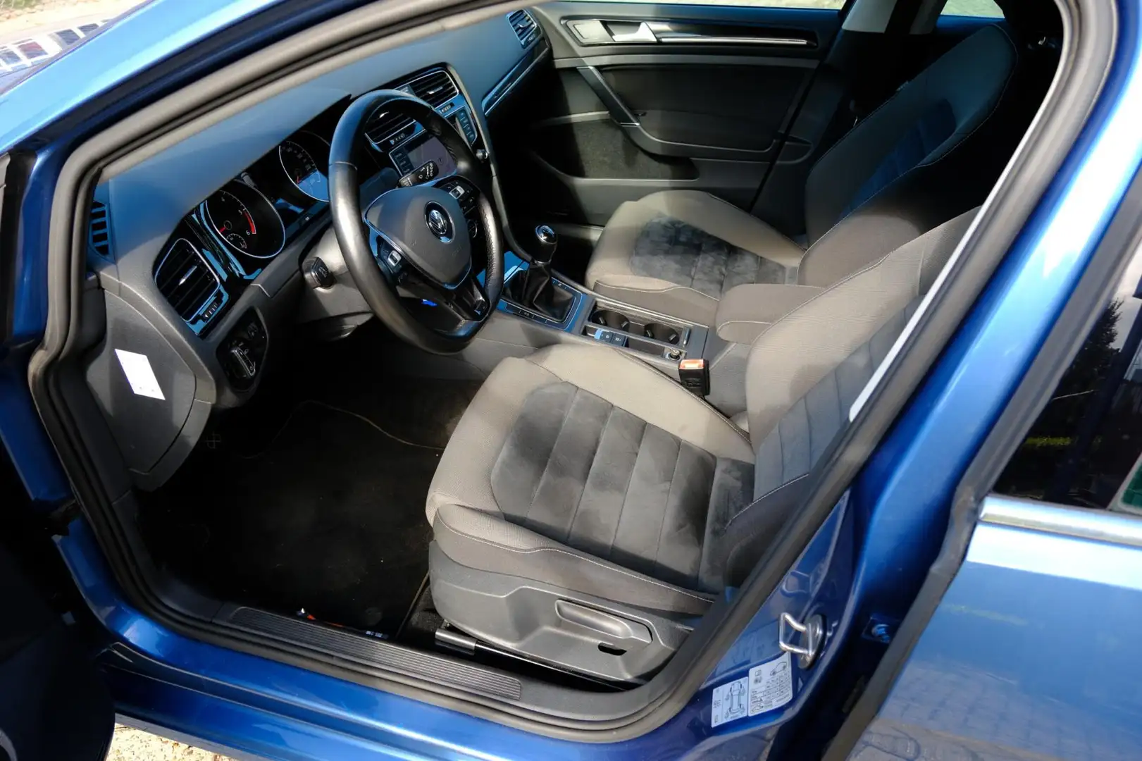 Volkswagen Golf Variant 2.0 TDI 150PK Edition Connected R Navi|Clima|Cam|A Kék - 2