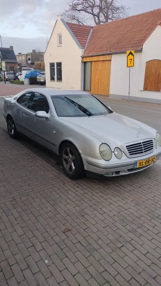Mercedes-Benz CLK 200 Elegance, foto 2