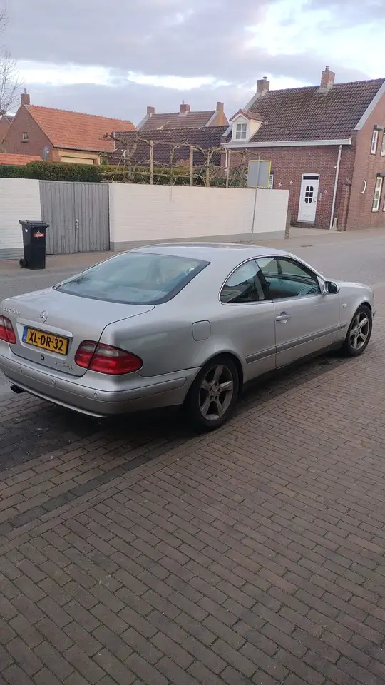 Mercedes-Benz CLK 200 Elegance, foto 1