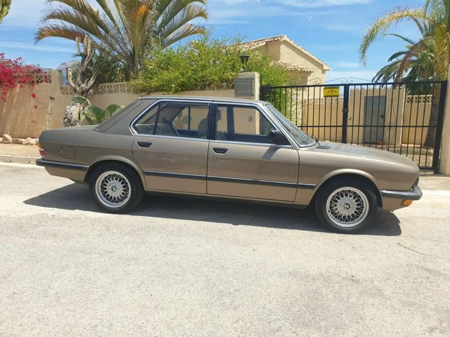BMW 525 525i Bronze - 1