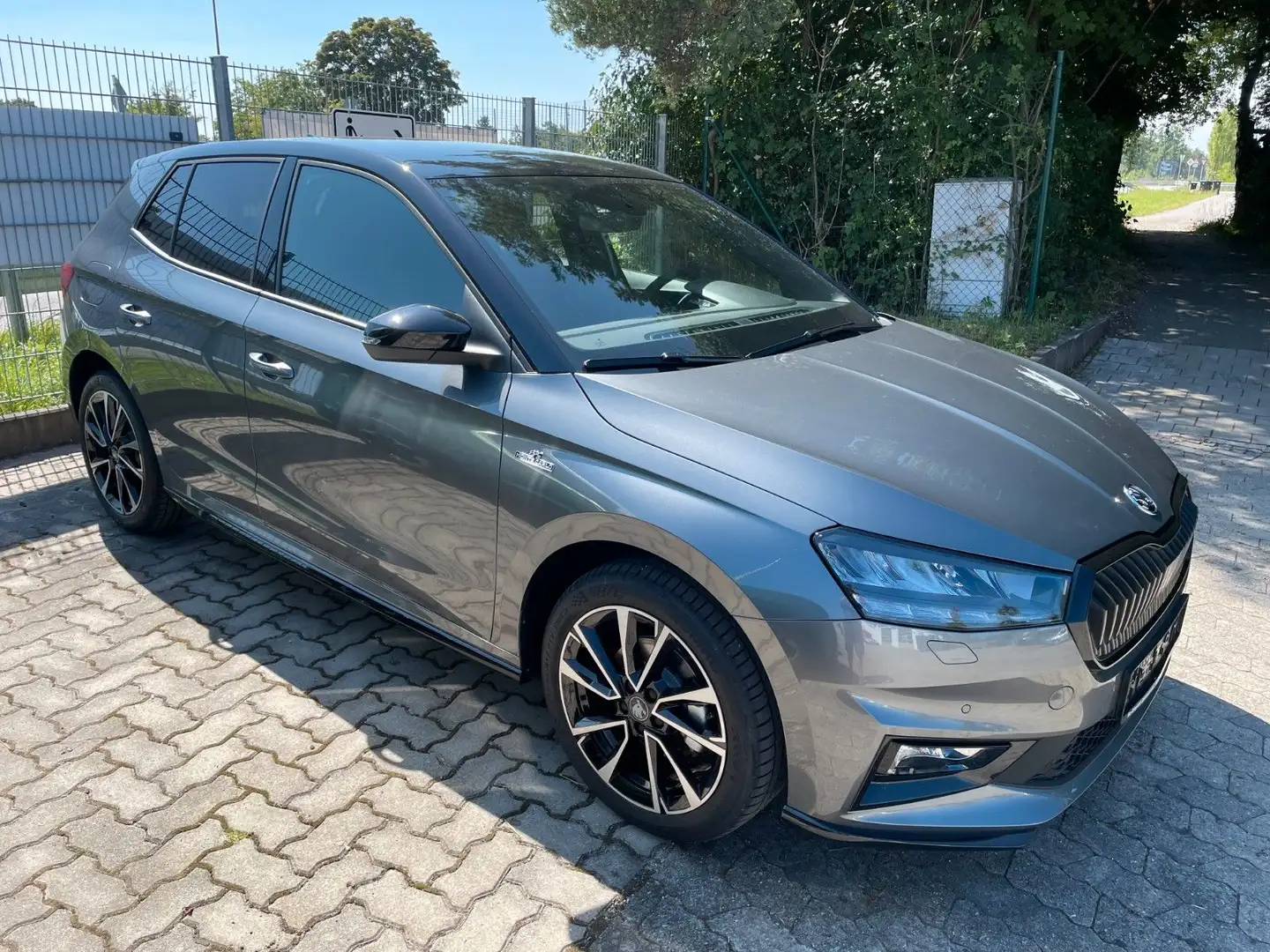 Skoda Fabia Monte Carlo AHK ACC GV5 SHZ 17 Grau - 2