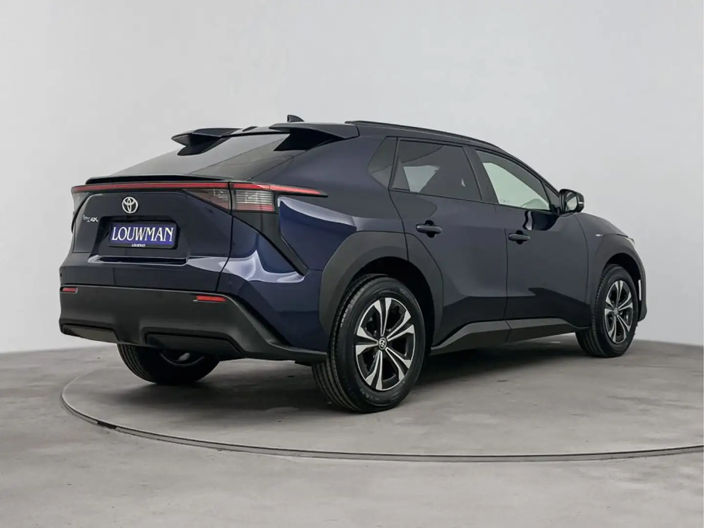 Toyota bZ4X Dynamic 71 kWh | snel rijden voorraad auto | Blauw - 2