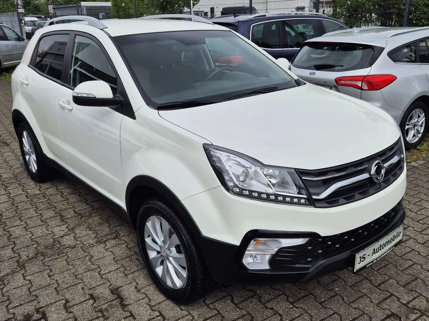SsangYong Korando 4x2 AUTOMATIK CLIMATR. NAVI SHZ RKAMERA SHZ SH 1HD Bílá - 2