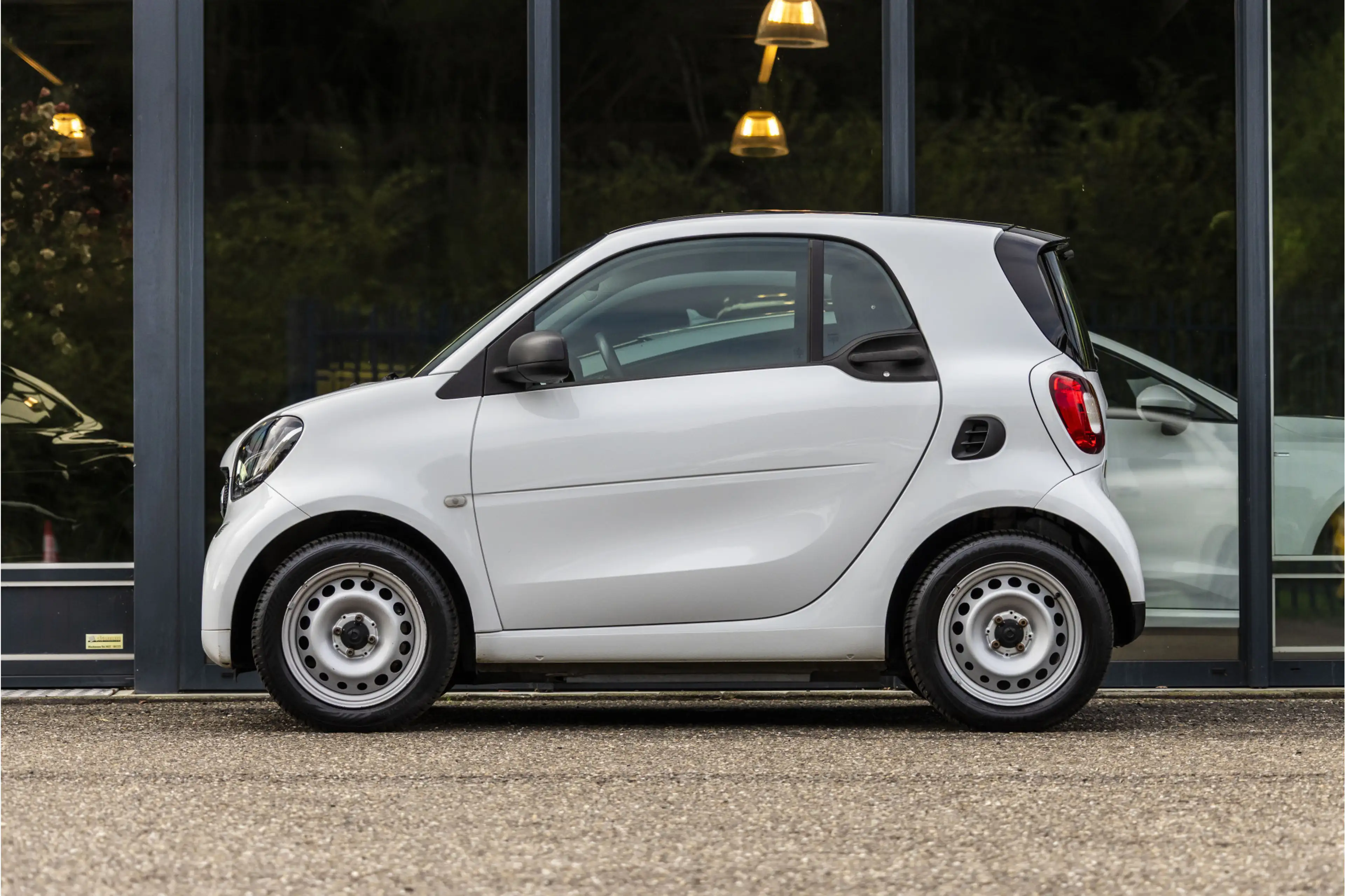 smart forTwo EQ Comfort 18 kWh — photo 8