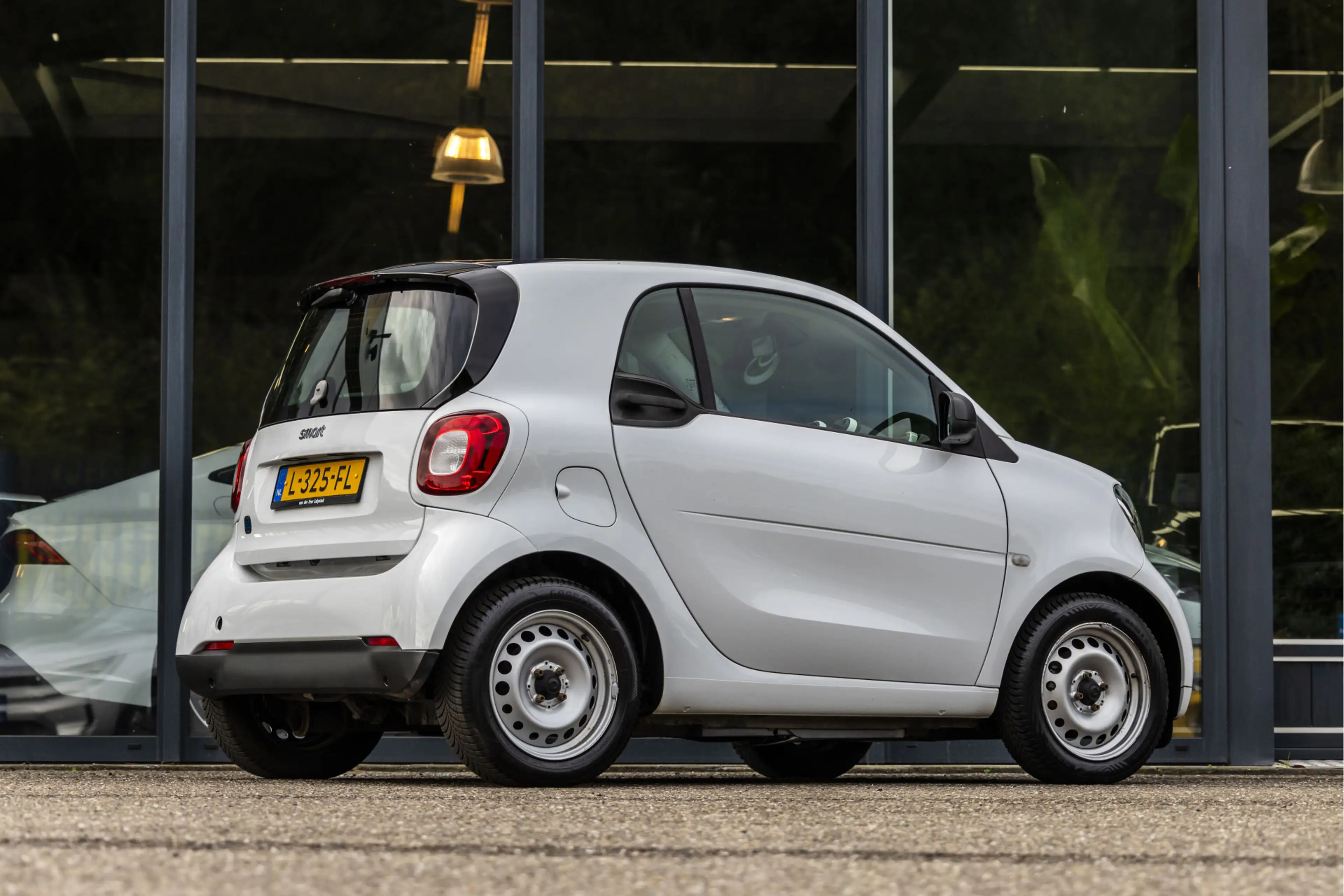 smart forTwo EQ Comfort 18 kWh — photo 5