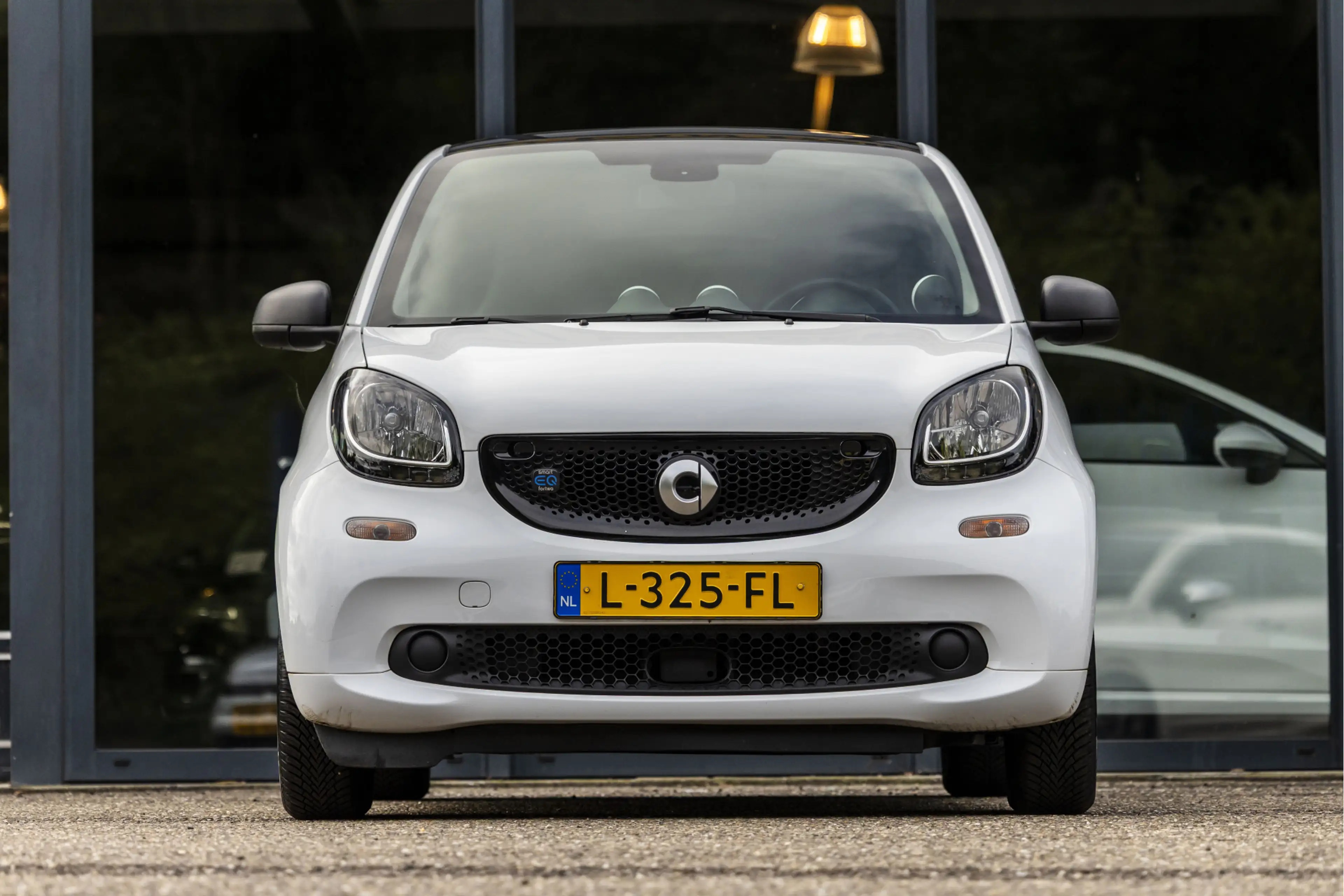 smart forTwo EQ Comfort 18 kWh — photo 2