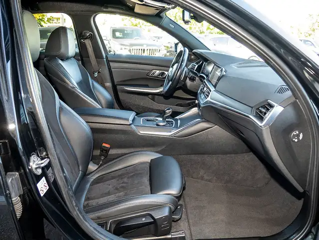 BMW 3 Series view 4