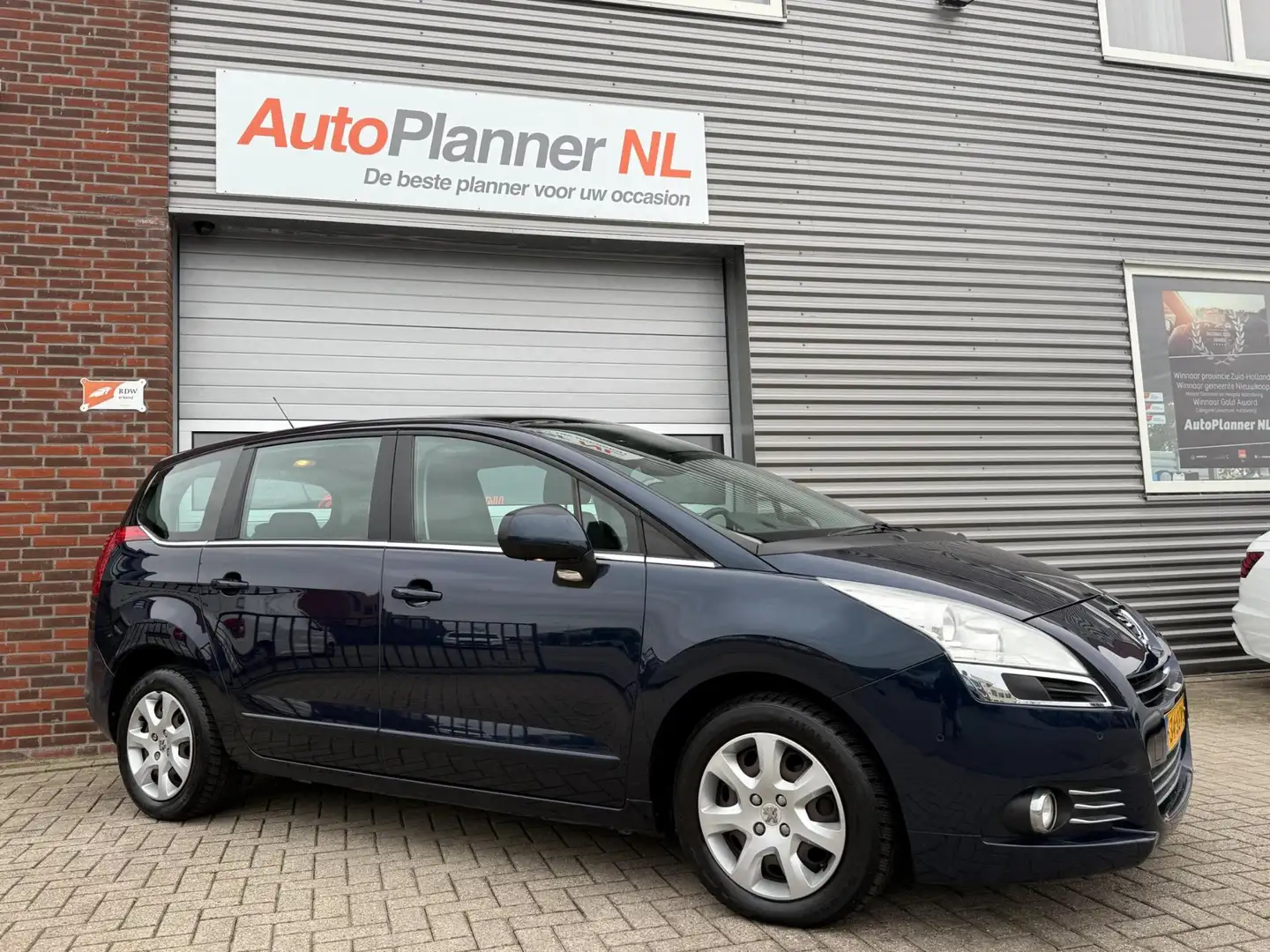 Peugeot 5008 1.6 VTi ST! Clima! Cruise! Navi! Pano! 7-Pers.! Bleu - 2