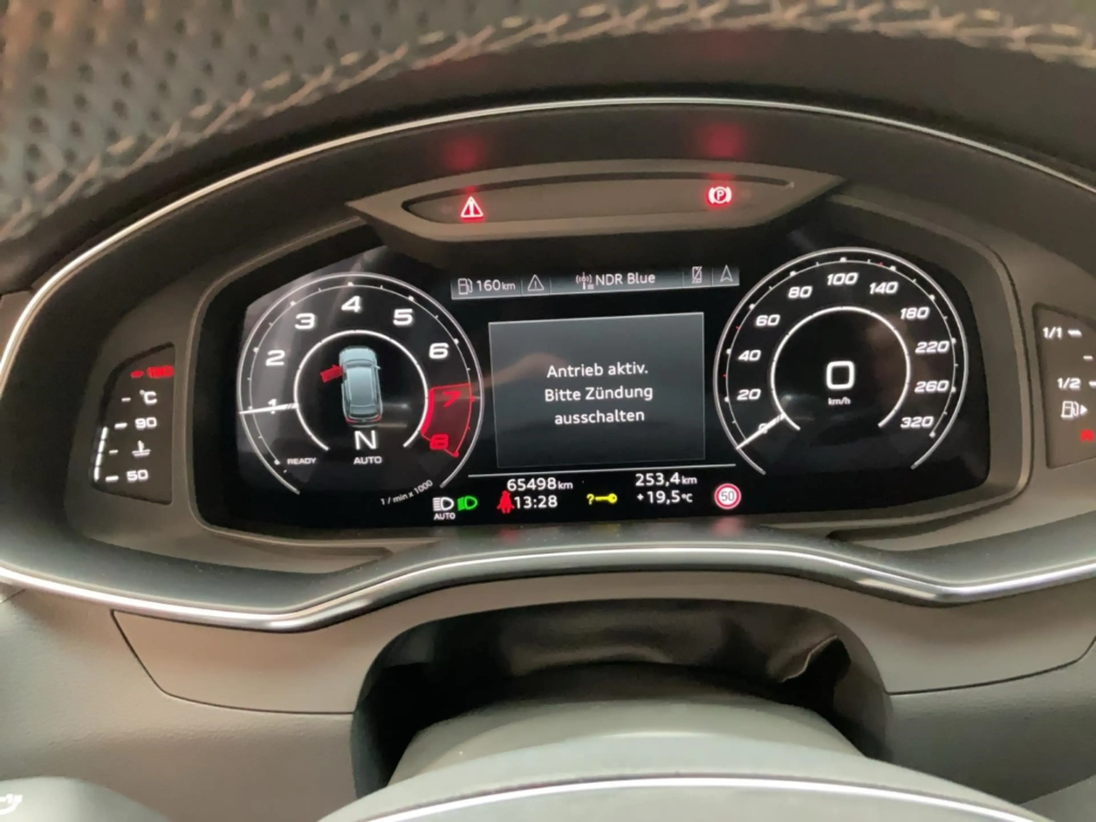 Audi RS6 Avant 4.0 TFSI quattro Alu Matrix-LED AHK B&O Kame — photo 10