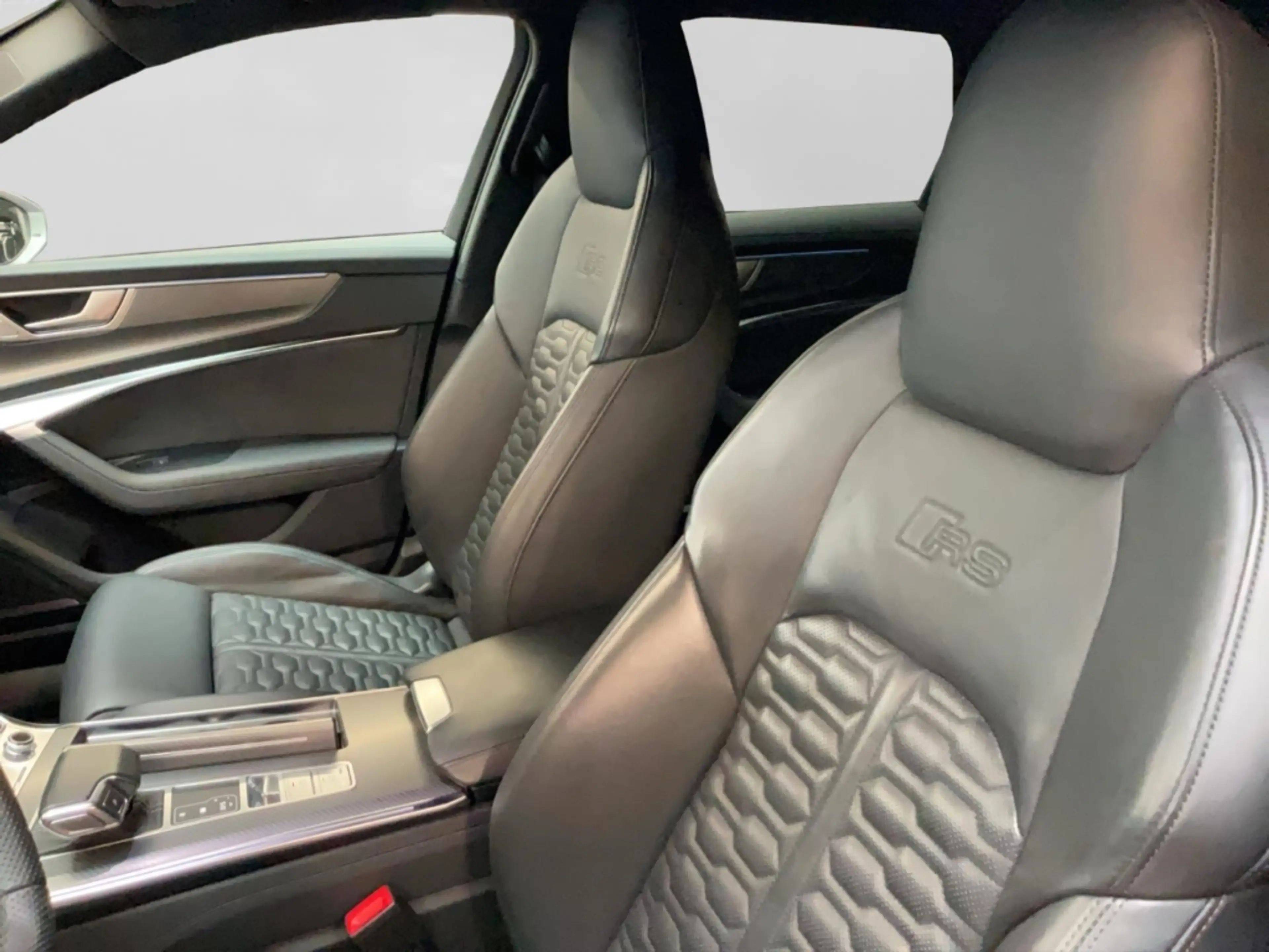 Audi RS6 Avant 4.0 TFSI quattro Alu Matrix-LED AHK B&O Kame — photo 11