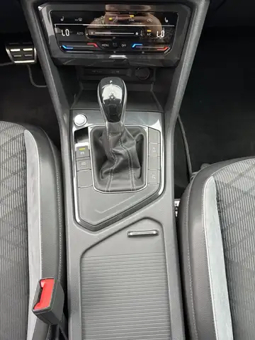 Volkswagen Tiguan view 15