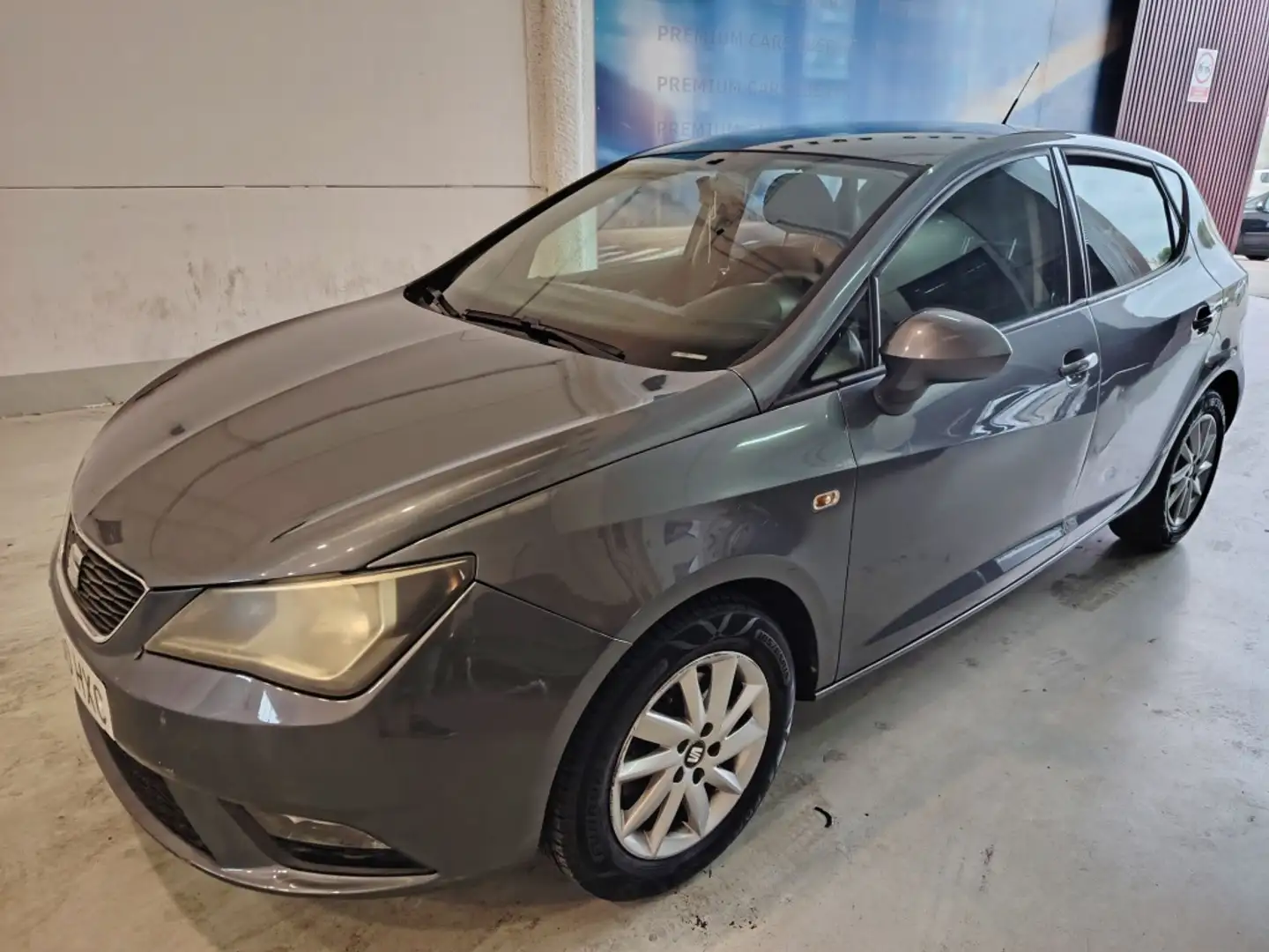 SEAT Ibiza 1.6TDI CR Style Tech 105 Grau - 1