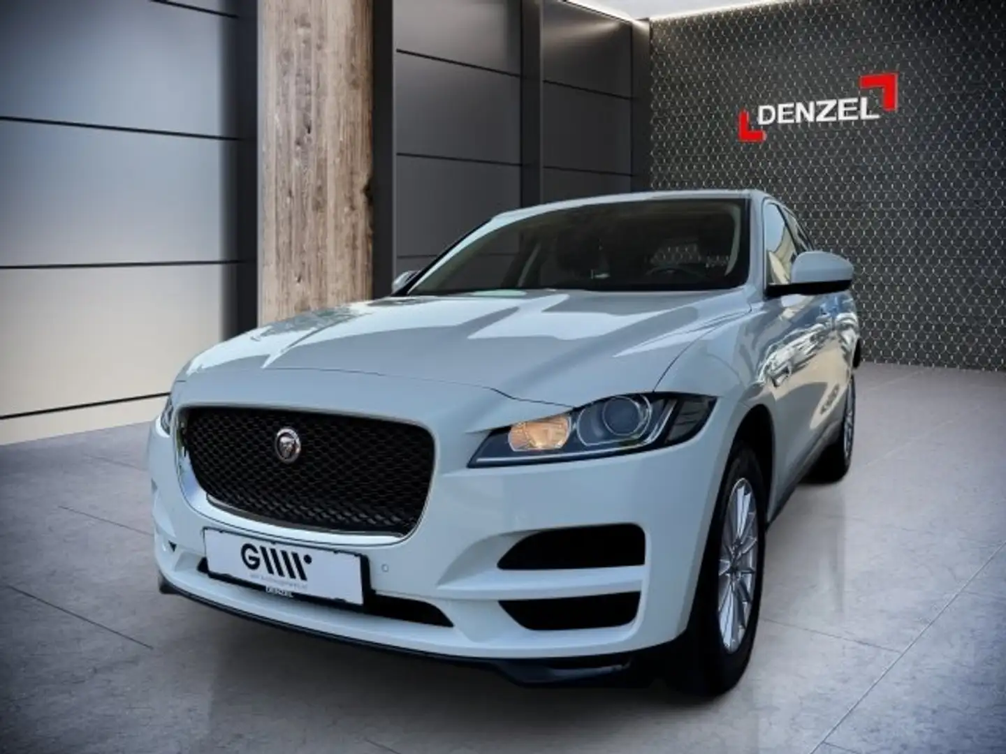 Jaguar F-Pace 20d AWD Pure Blanc - 2