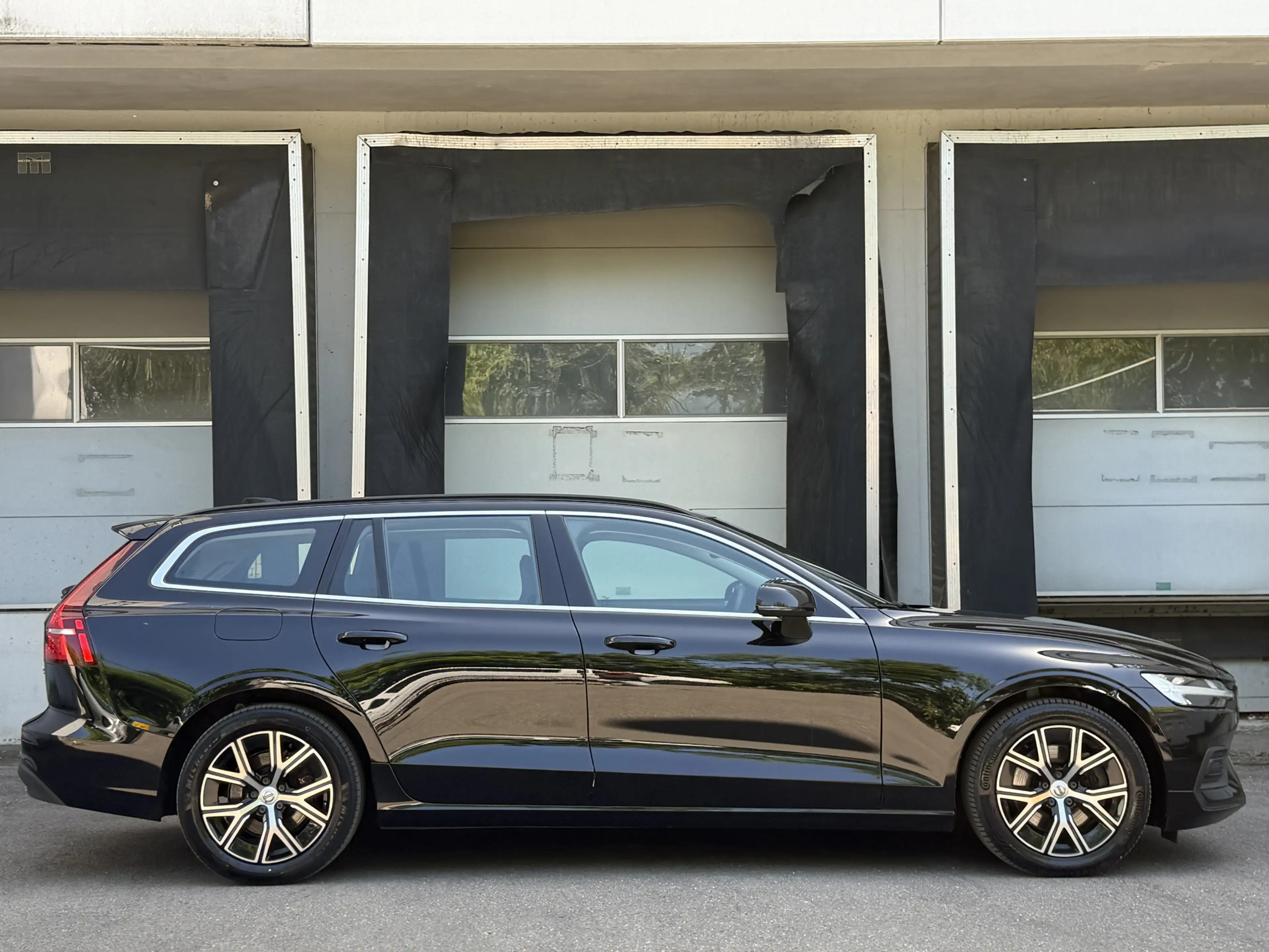 Volvo V60 Core LED Navi VirtualCockpit AHK Sitzheizung — photo 7