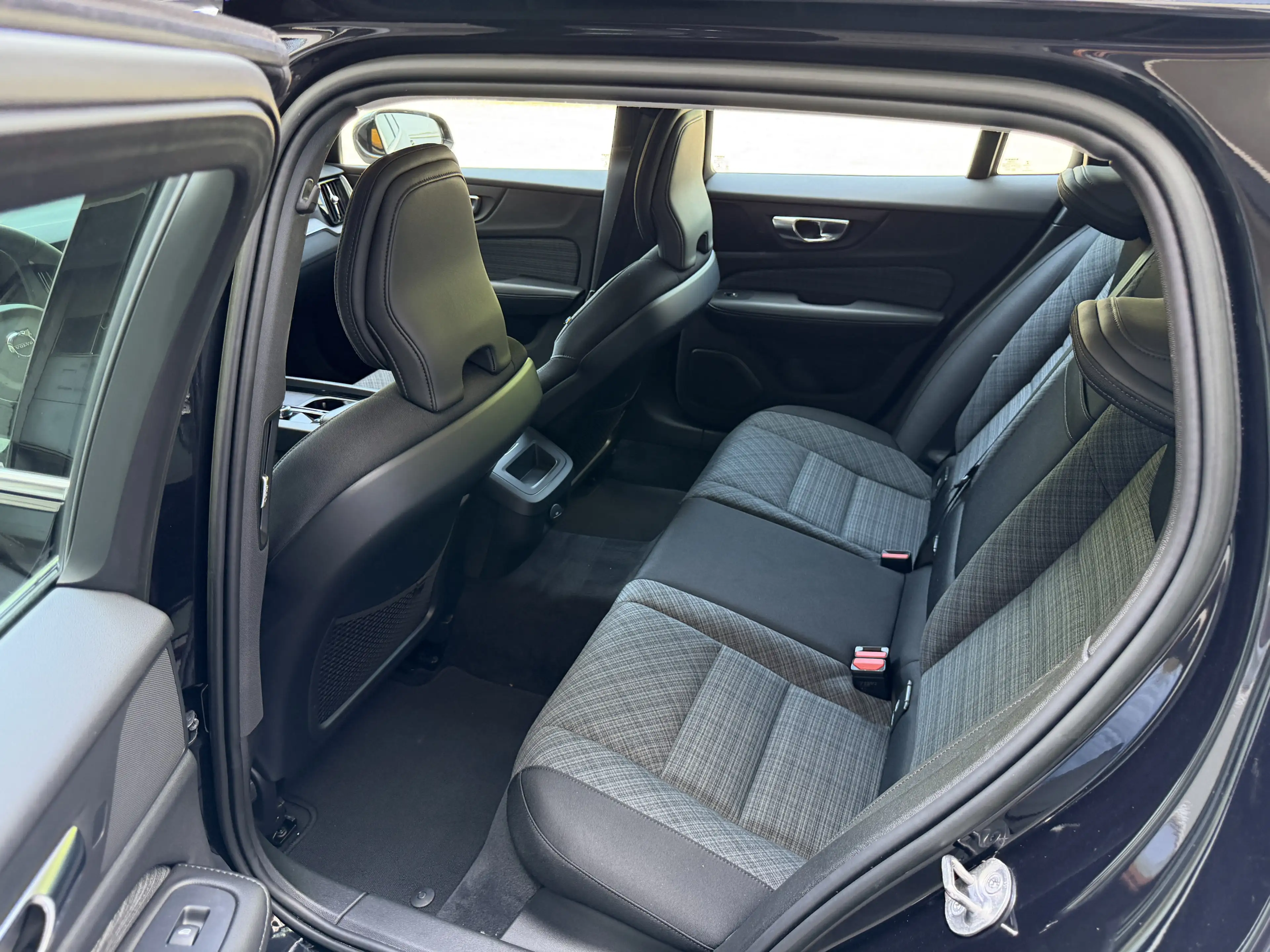 Volvo V60 Core LED Navi VirtualCockpit AHK Sitzheizung — photo 14