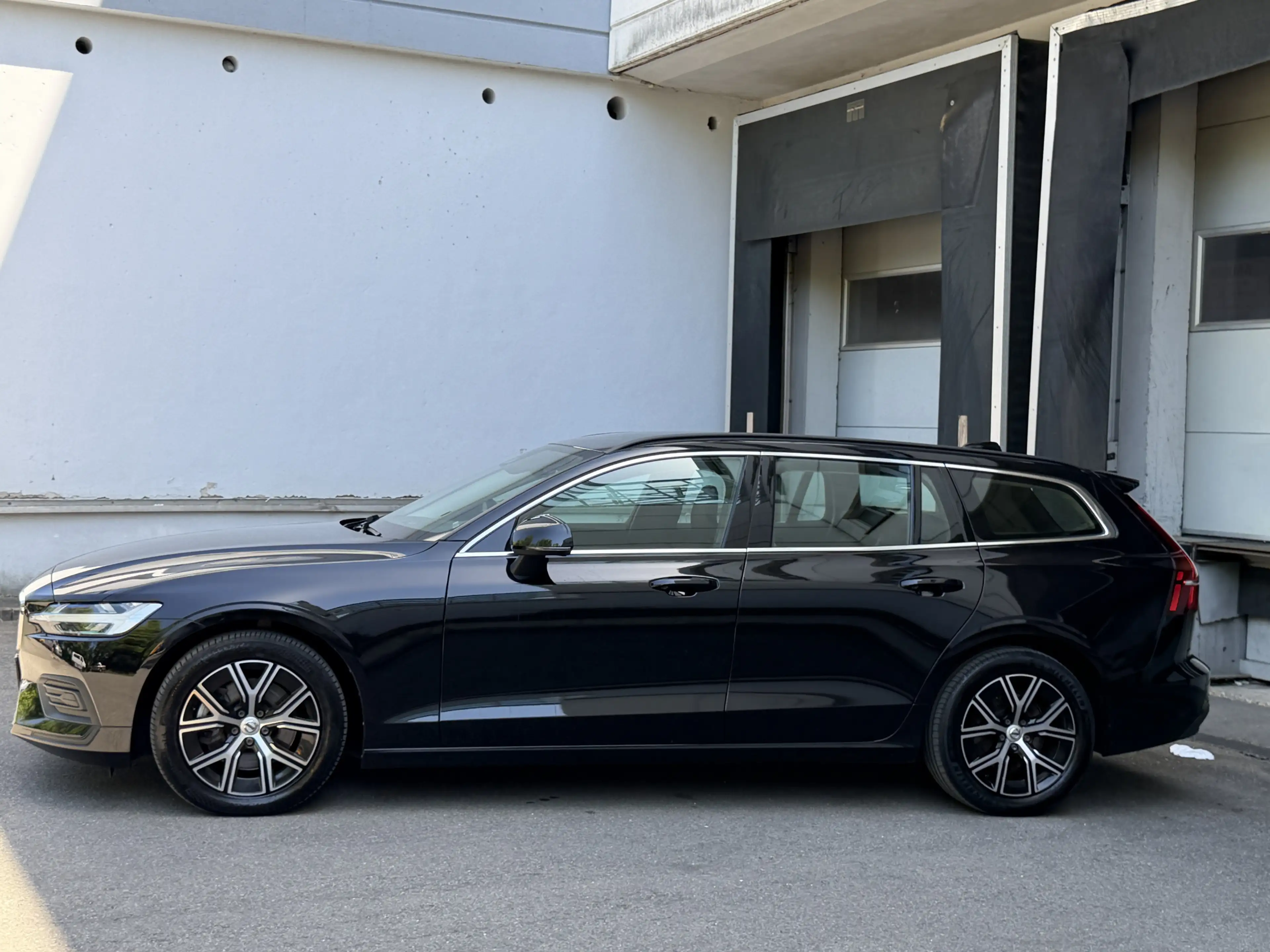 Volvo V60 Core LED Navi VirtualCockpit AHK Sitzheizung — photo 3