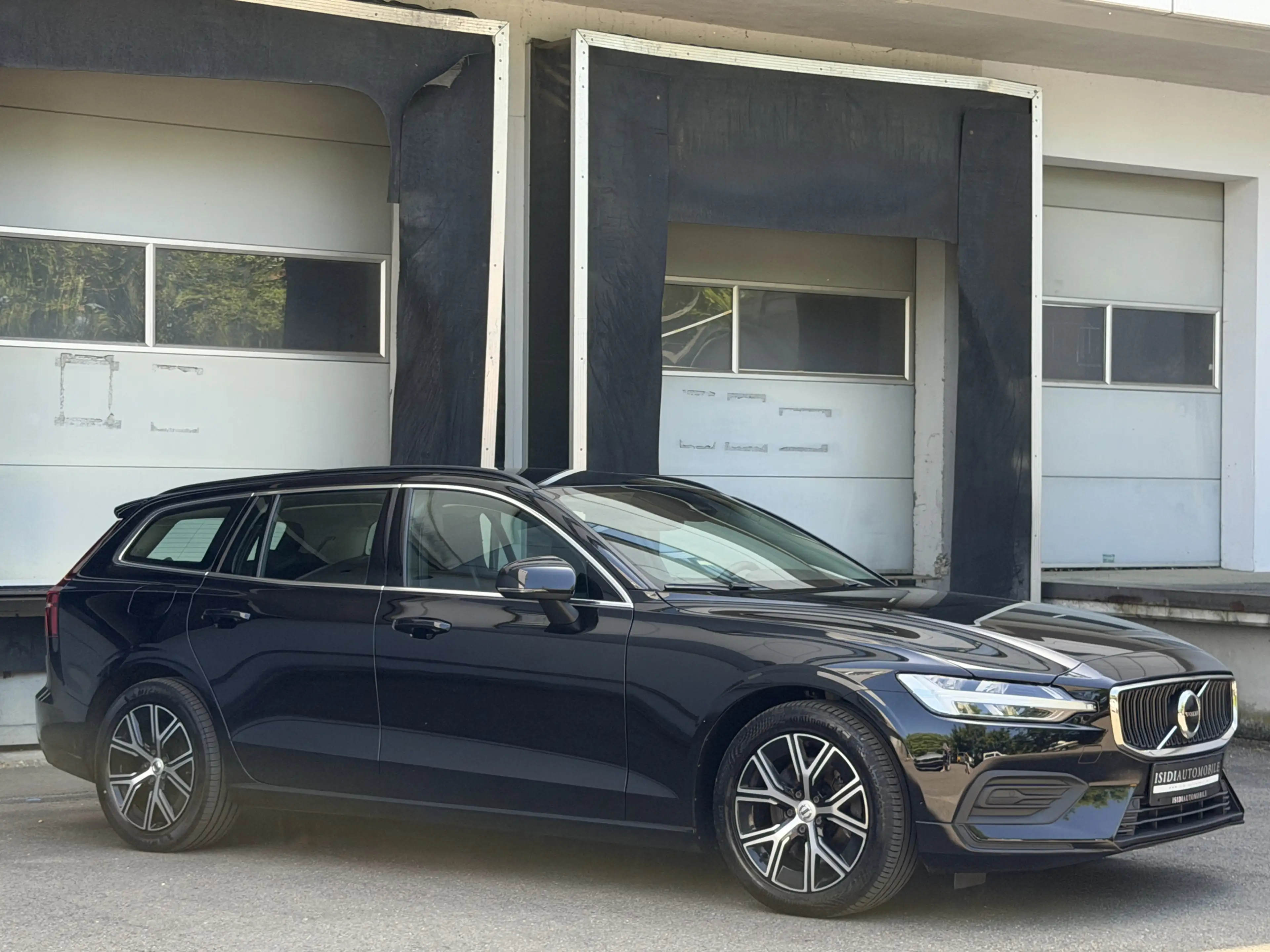 Volvo V60 Core LED Navi VirtualCockpit AHK Sitzheizung — photo 8