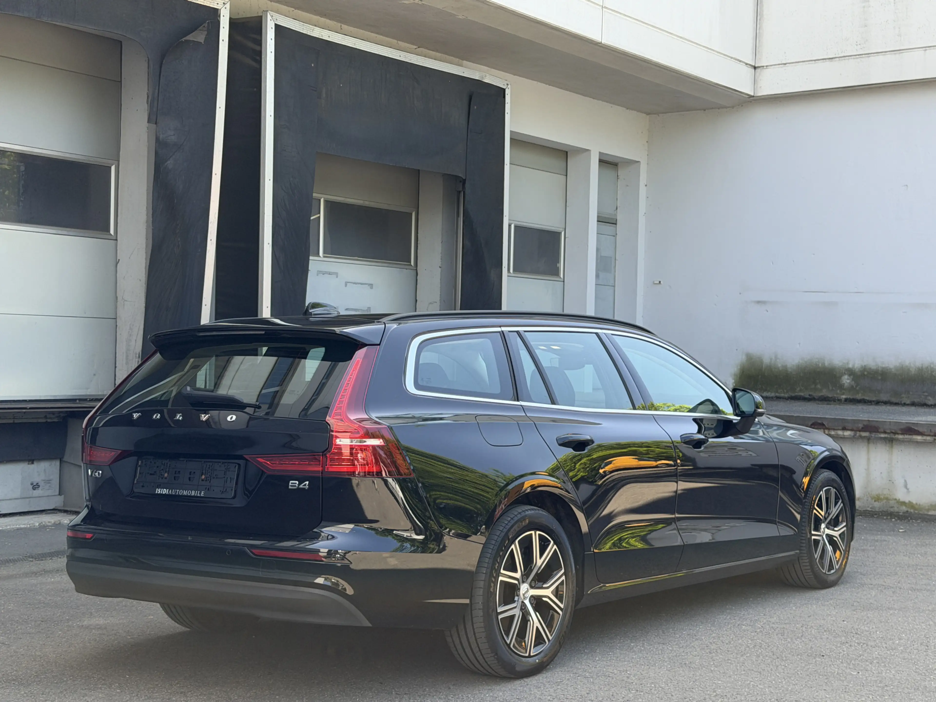 Volvo V60 Core LED Navi VirtualCockpit AHK Sitzheizung — photo 6