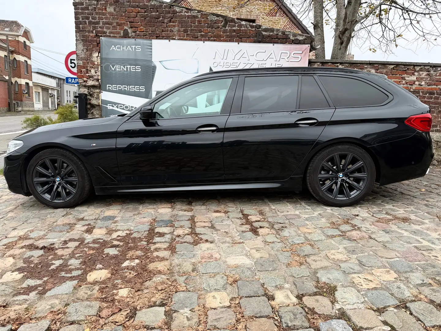 BMW 520 Touring 520 dA ** PACK M ** FULL OPTIONS ** Noir - 2
