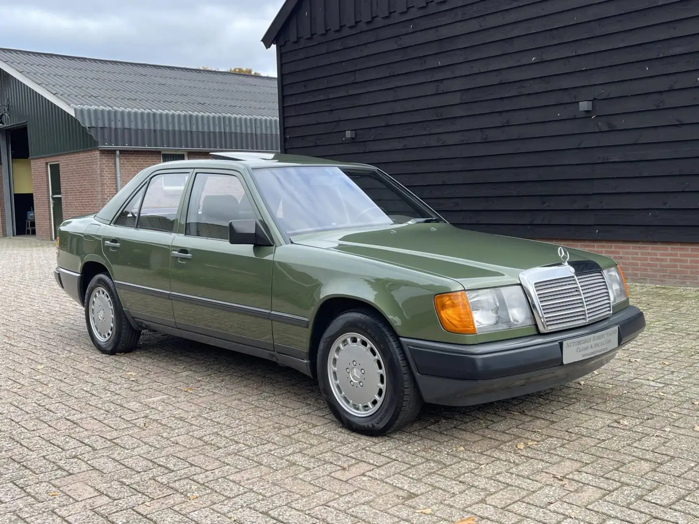 Mercedes-Benz 200 Diesel W124 , in zeer mooie originele staat Groen - 1