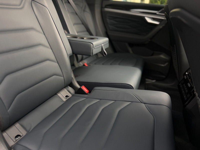 Volkswagen Touareg R-Line 4Motion 22" AHK PanoD Headup 360° — photo 15