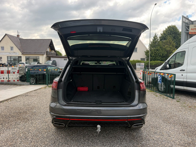 Volkswagen Touareg R-Line 4Motion 22" AHK PanoD Headup 360° — photo 11