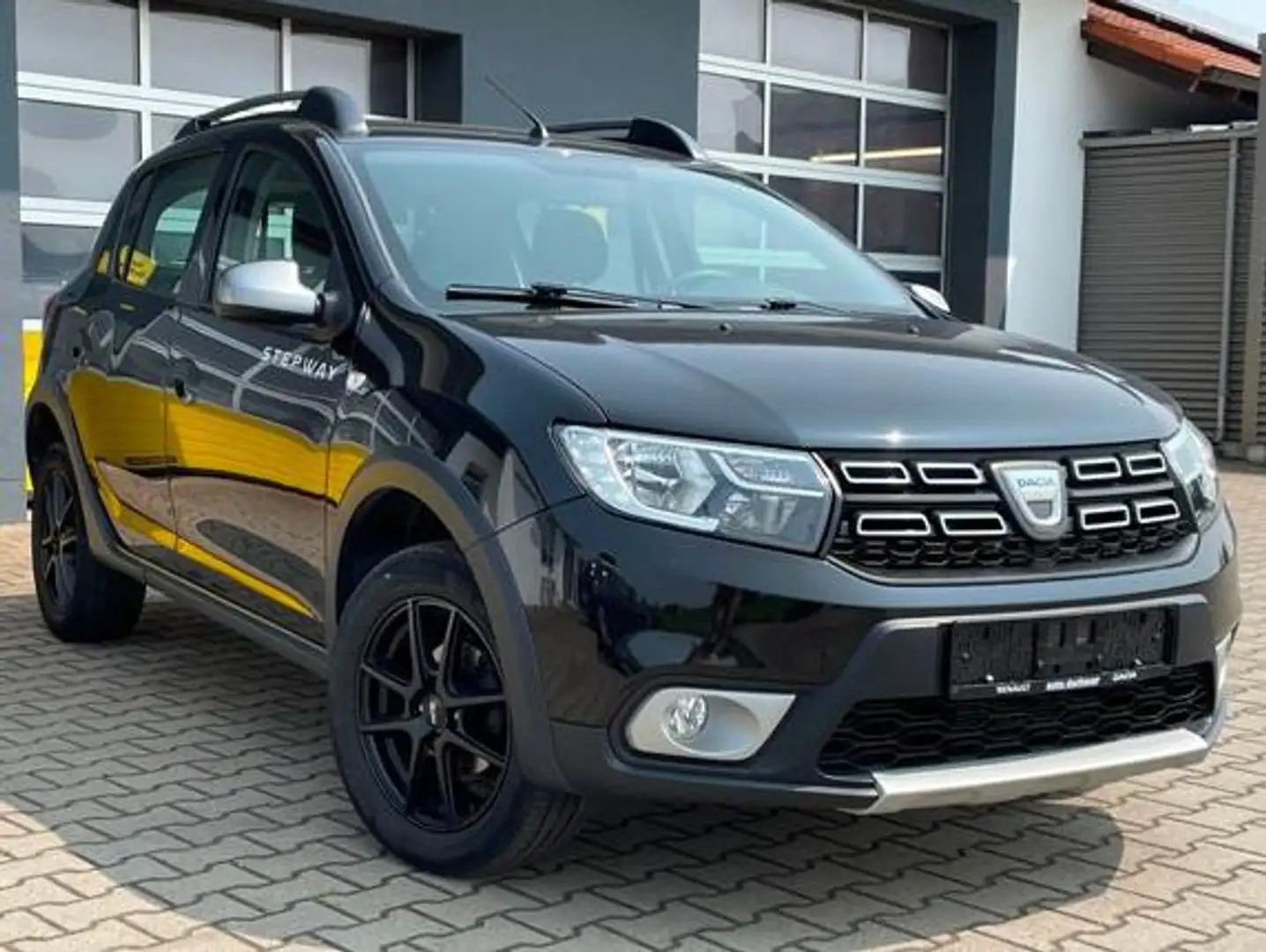Dacia Sandero Stepway TCe Prestige 100 PS R-Kamera Klima Navi Schwarz - 1