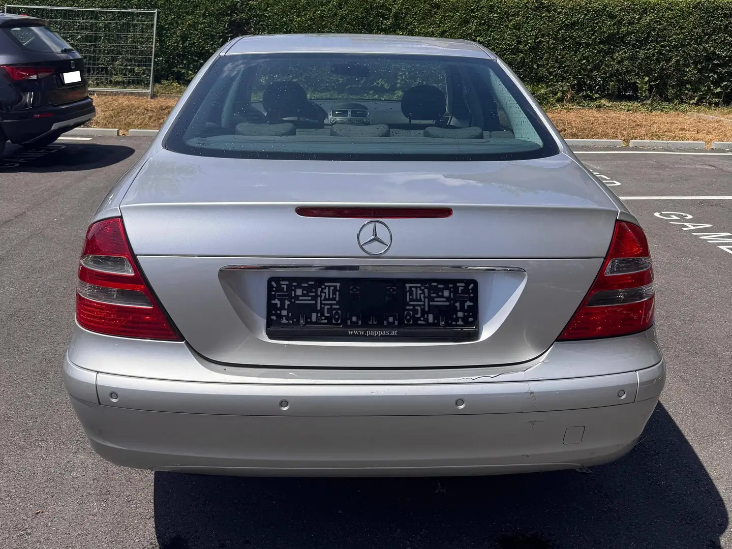 Mercedes-Benz E 220 Silber - 2