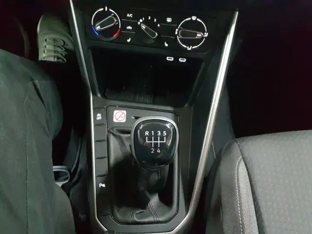 Volkswagen Polo view 10