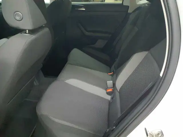 Volkswagen Polo view 13