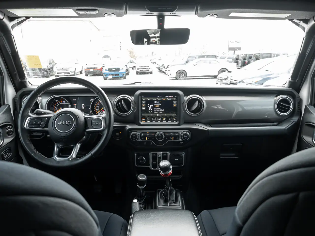 Jeep Wrangler снимка Jeep Wrangler