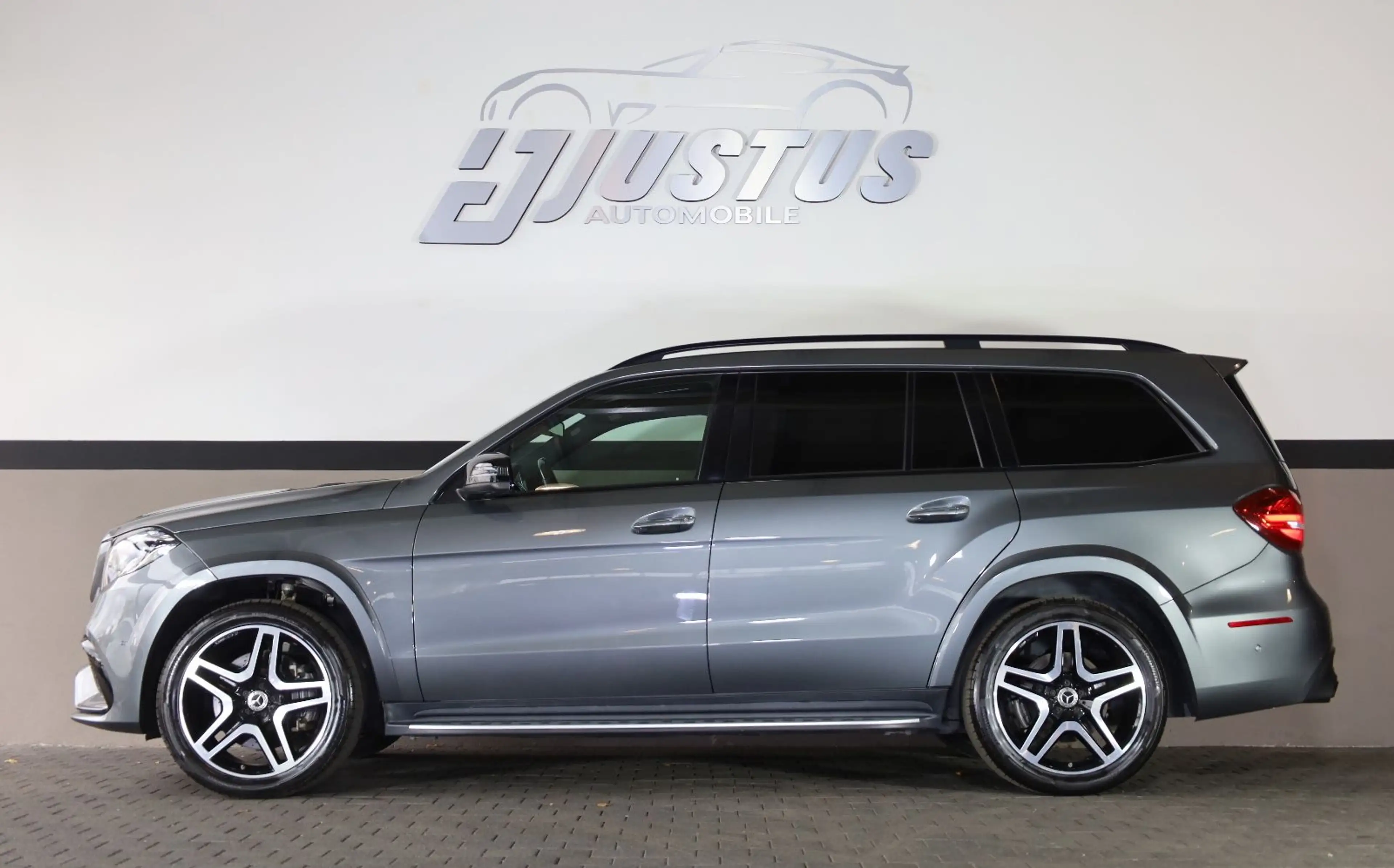 Mercedes-Benz GLS 500 GLS 550 4MATIC/360*/AIRMATIC/MASSAGE/PANO/HK/R21 — photo 3