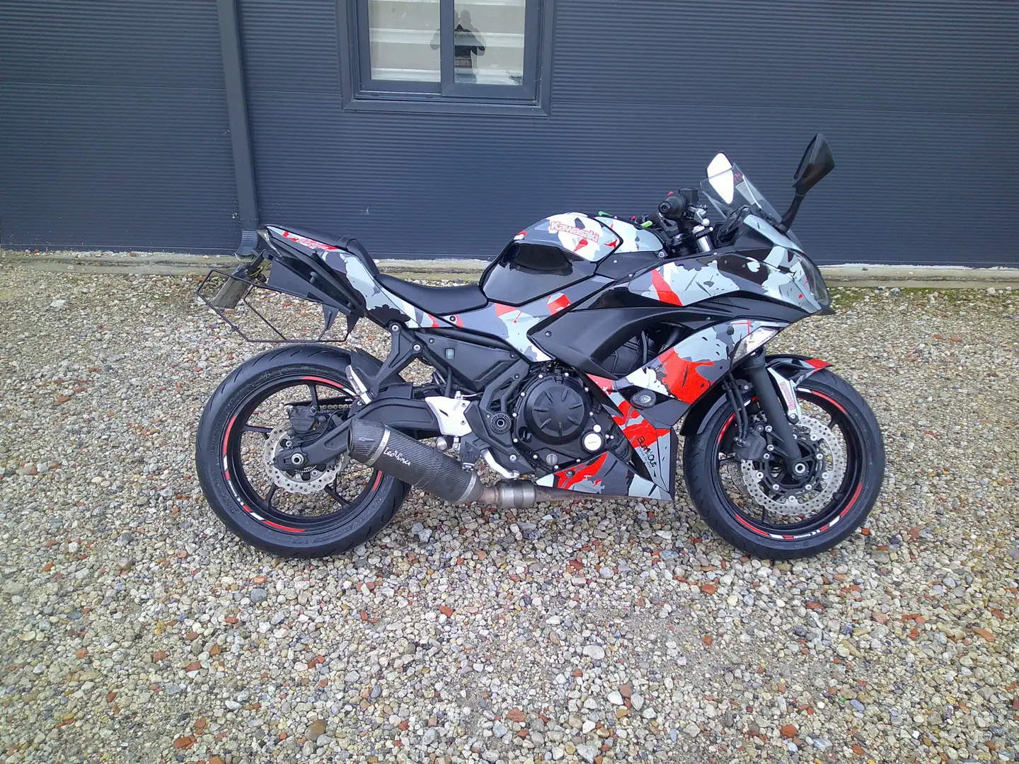 Kawasaki Ninja 650 - 1