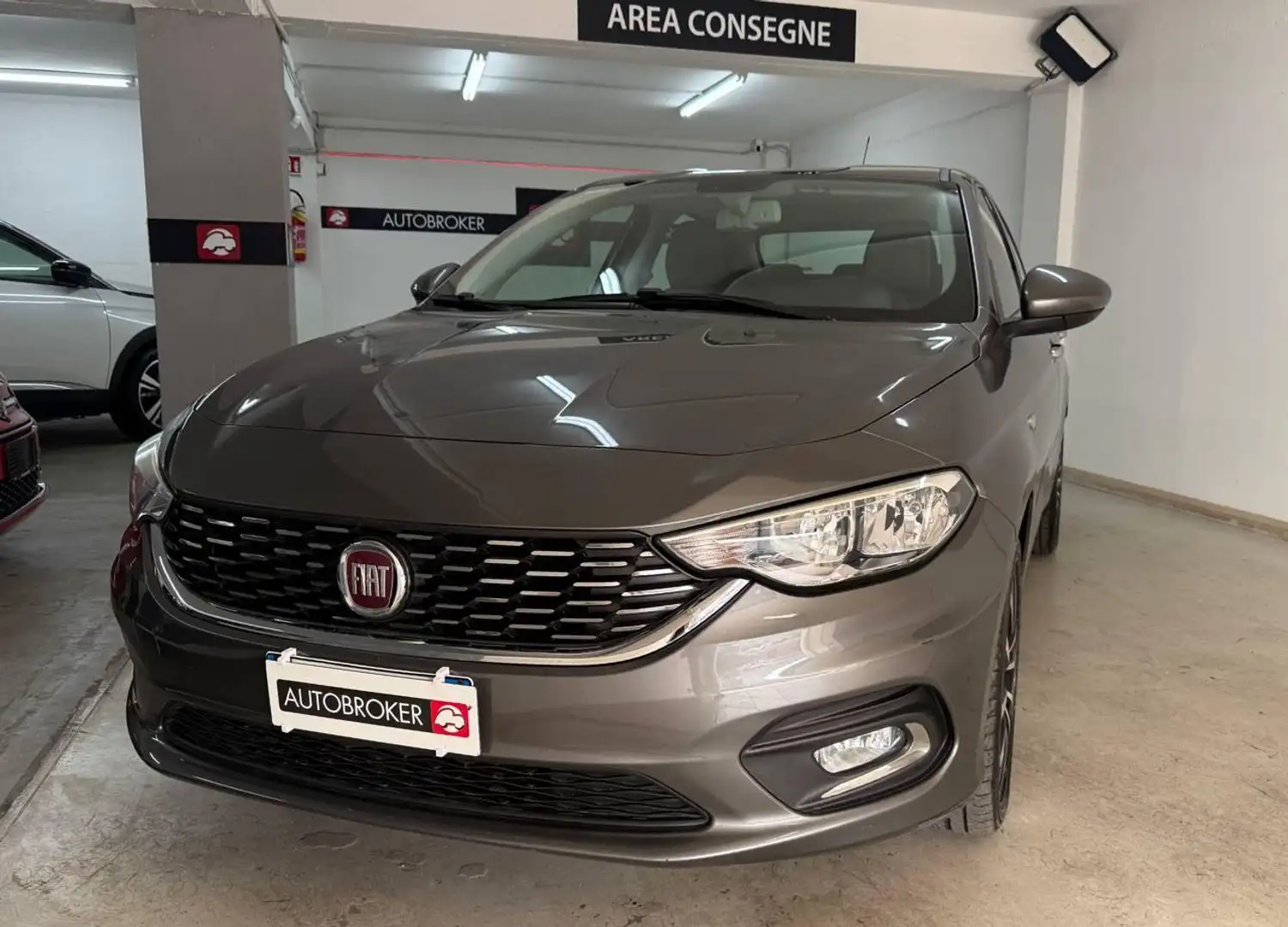 Fiat Tipo 1.3 Mjt 4 porte Lounge Grigio - 2