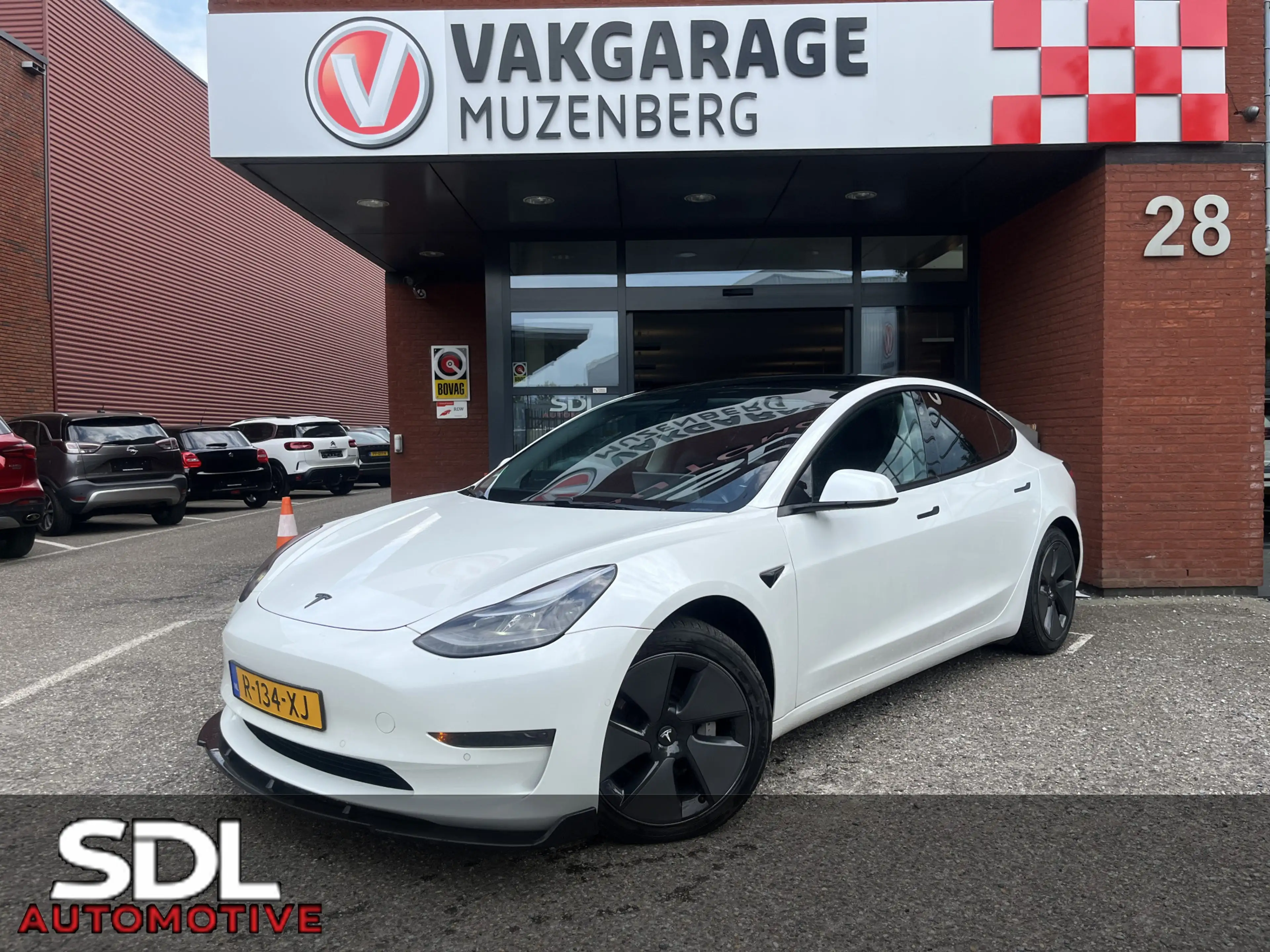 Tesla Model 3 Standard RWD Plus 60 kWh PANODAK // NAVI // ADAPTI