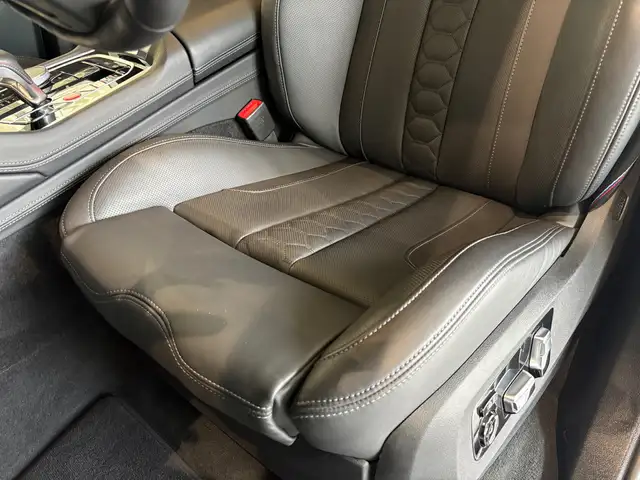 BMW X5 M view 12
