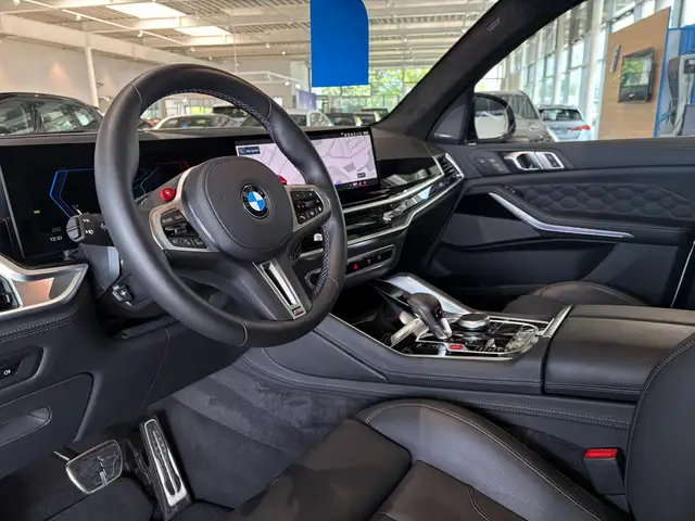 BMW X5 M view 14