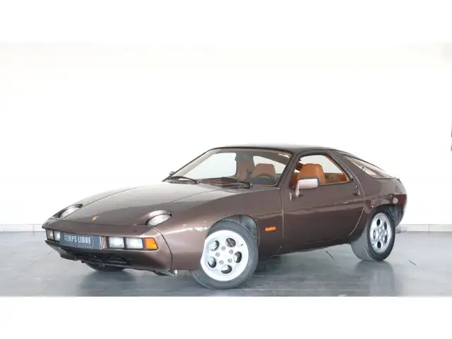 Porsche 928 4.5i V8 - 240  MK1 1978 .