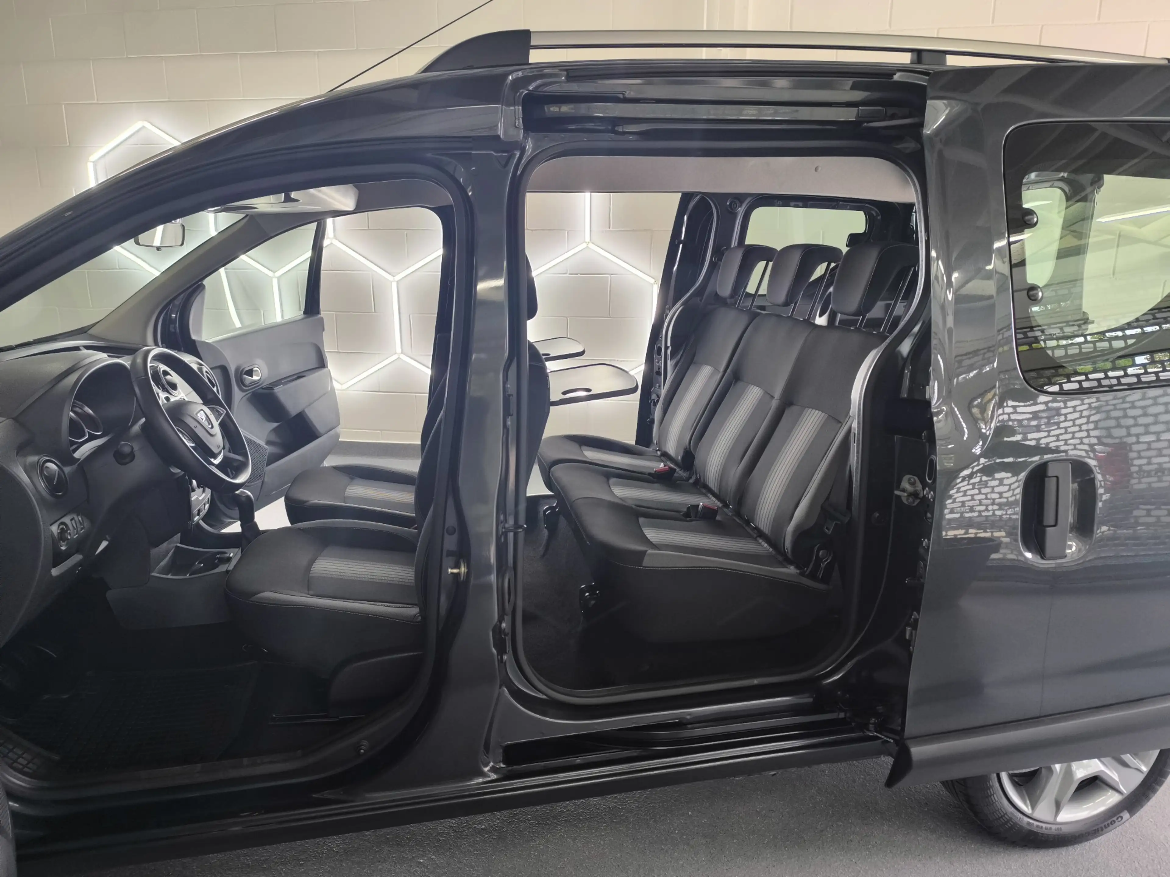 Dacia Dokker Stepway Celebration.-Navigation.-Klimaanlage.-PDC — photo 8