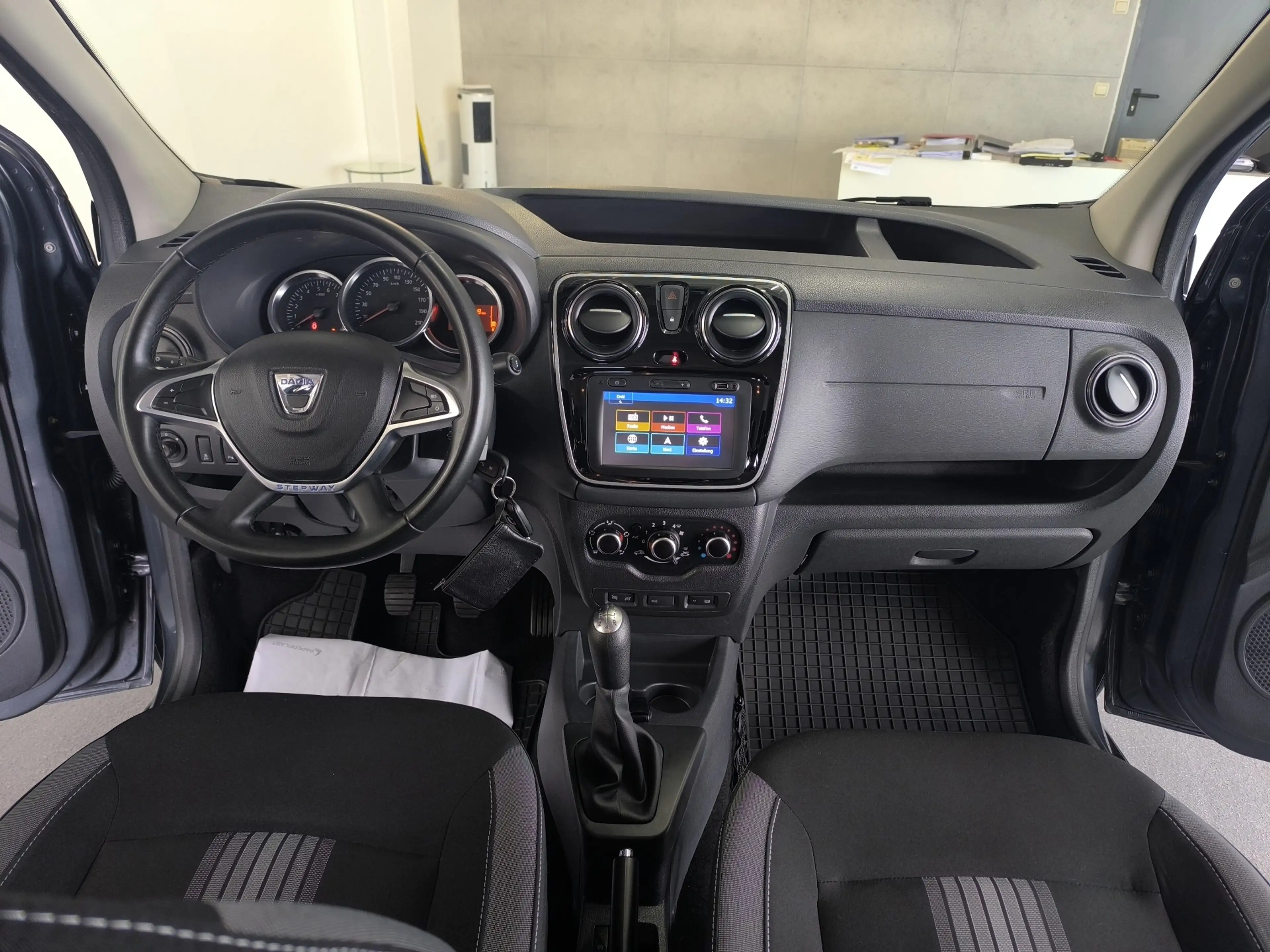 Dacia Dokker Stepway Celebration.-Navigation.-Klimaanlage.-PDC — photo 14