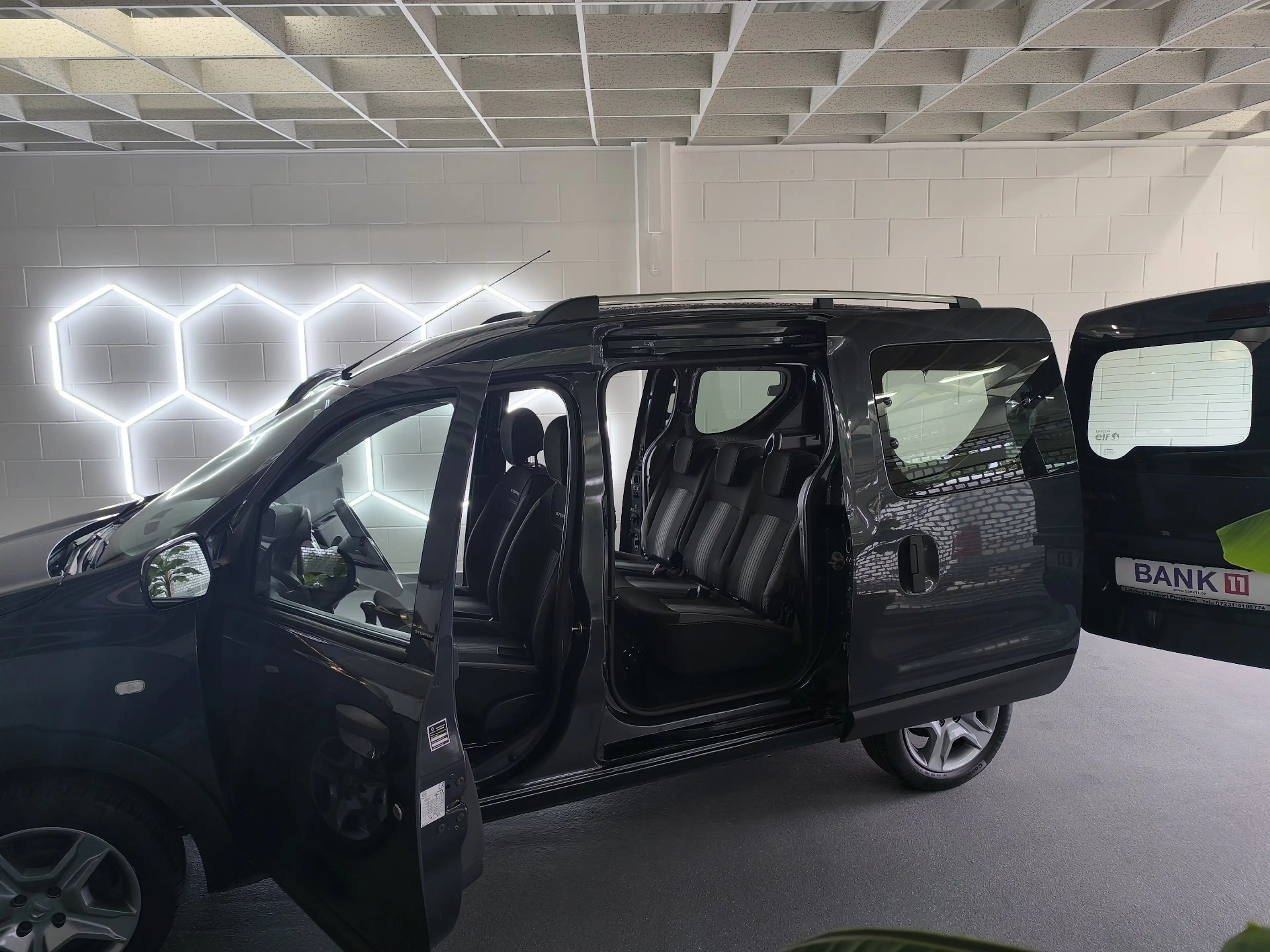 Dacia Dokker Stepway Celebration.-Navigation.-Klimaanlage.-PDC — photo 9