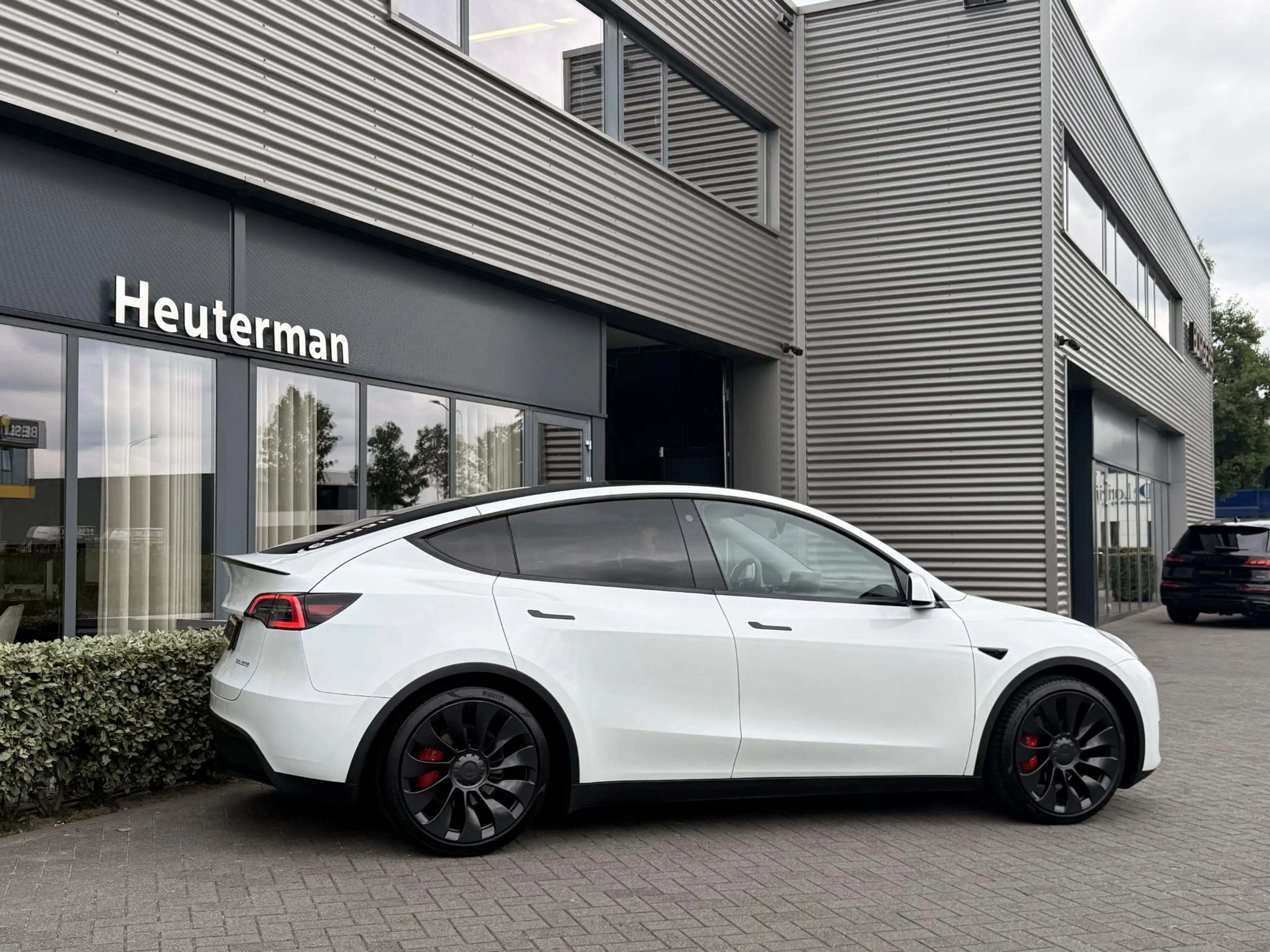 Tesla Model Y Performance AWD/Pano/Trekhaak/95%SOH — photo 17