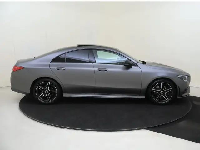 Mercedes-Benz Cla view 9